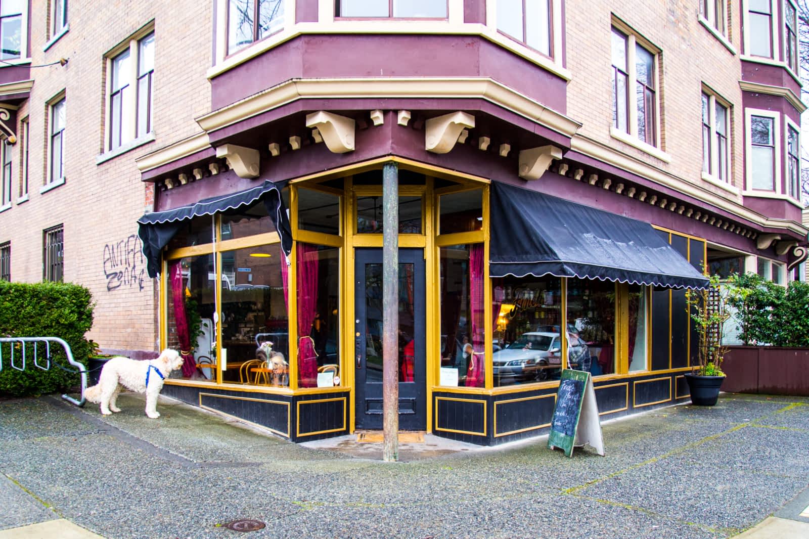 Photo credit: yellowpages.ca