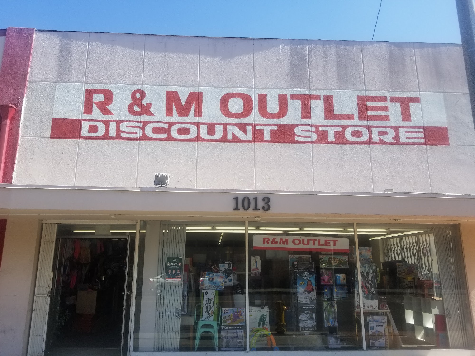 R&M Outlet Discount Store