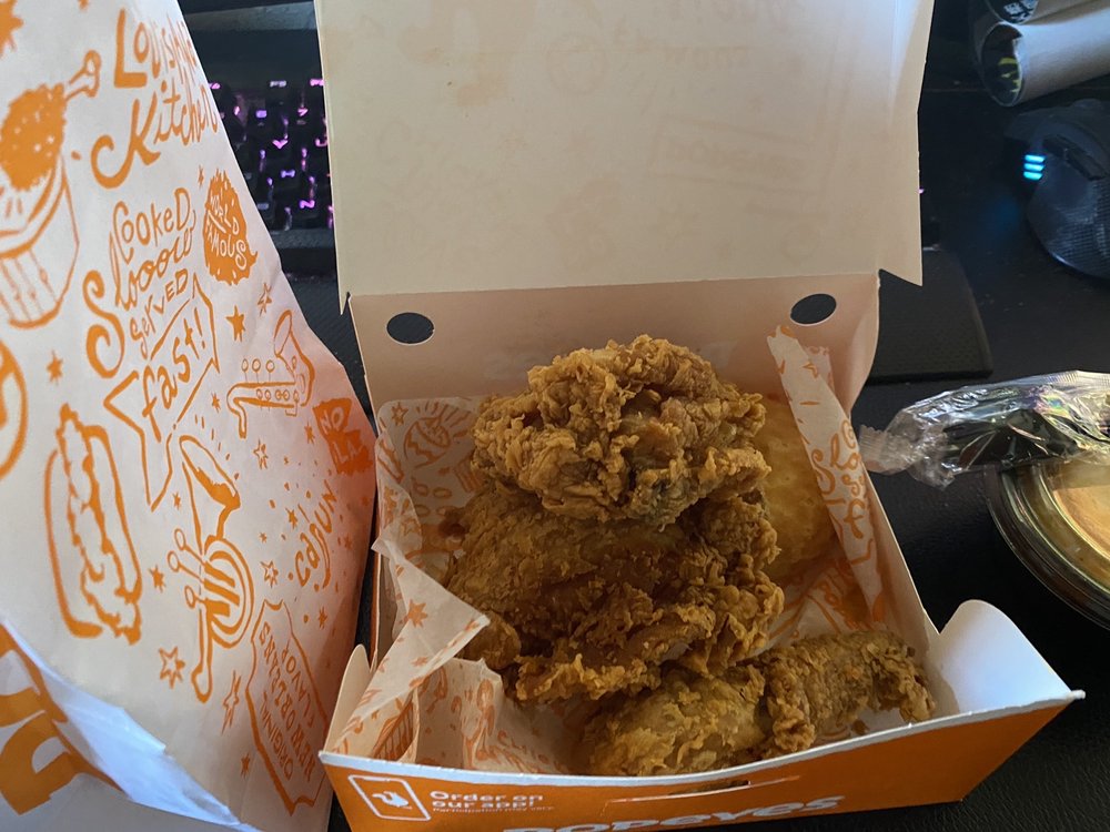 Popeyes Louisiana Kitchen 24901 Santa Clara St, Hayward
