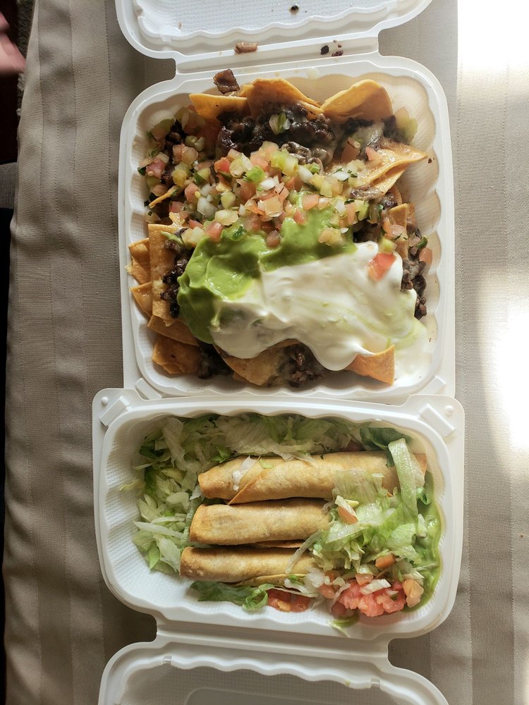 Los Pericos Taqueria 24369 Southland Dr, Hayward