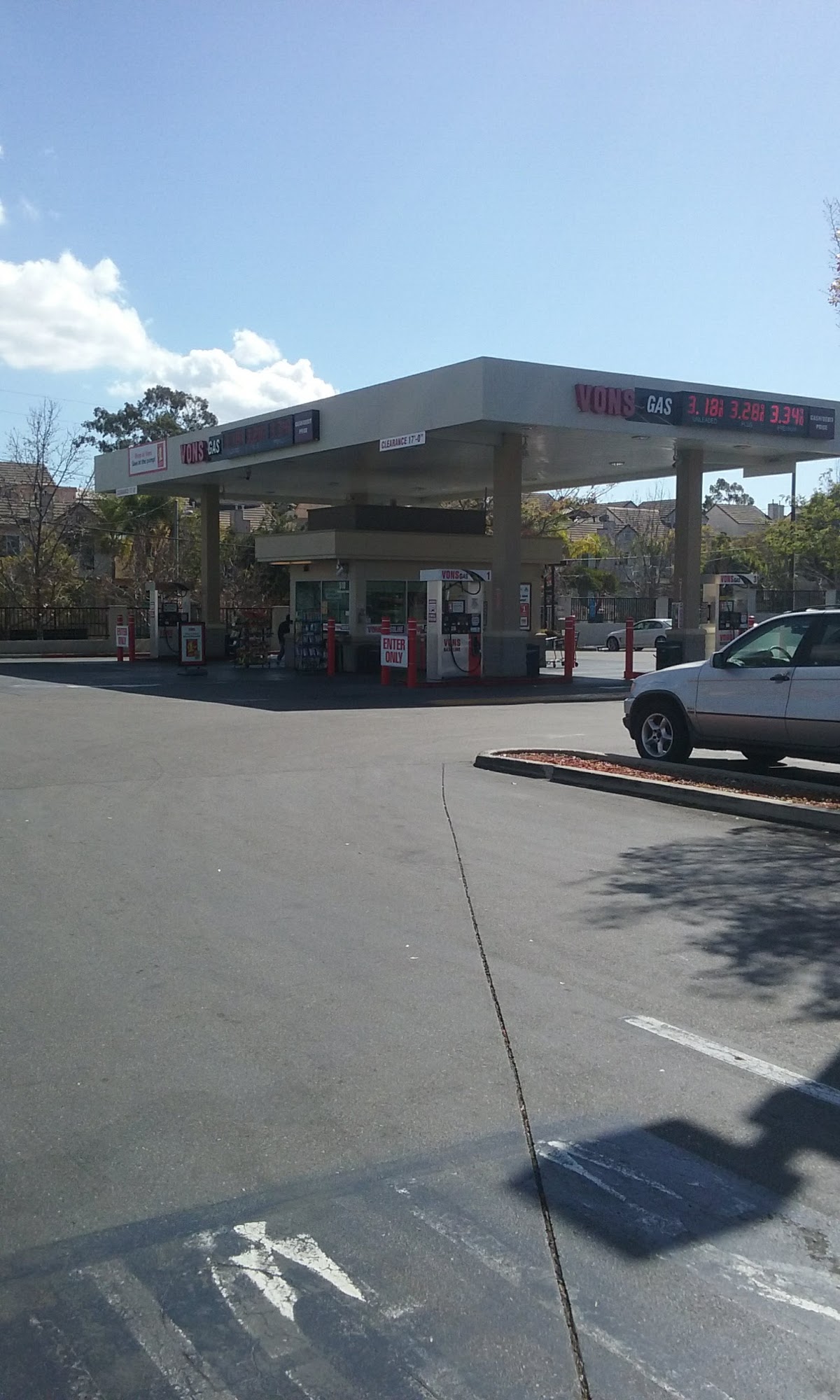 Vons Fuel Station