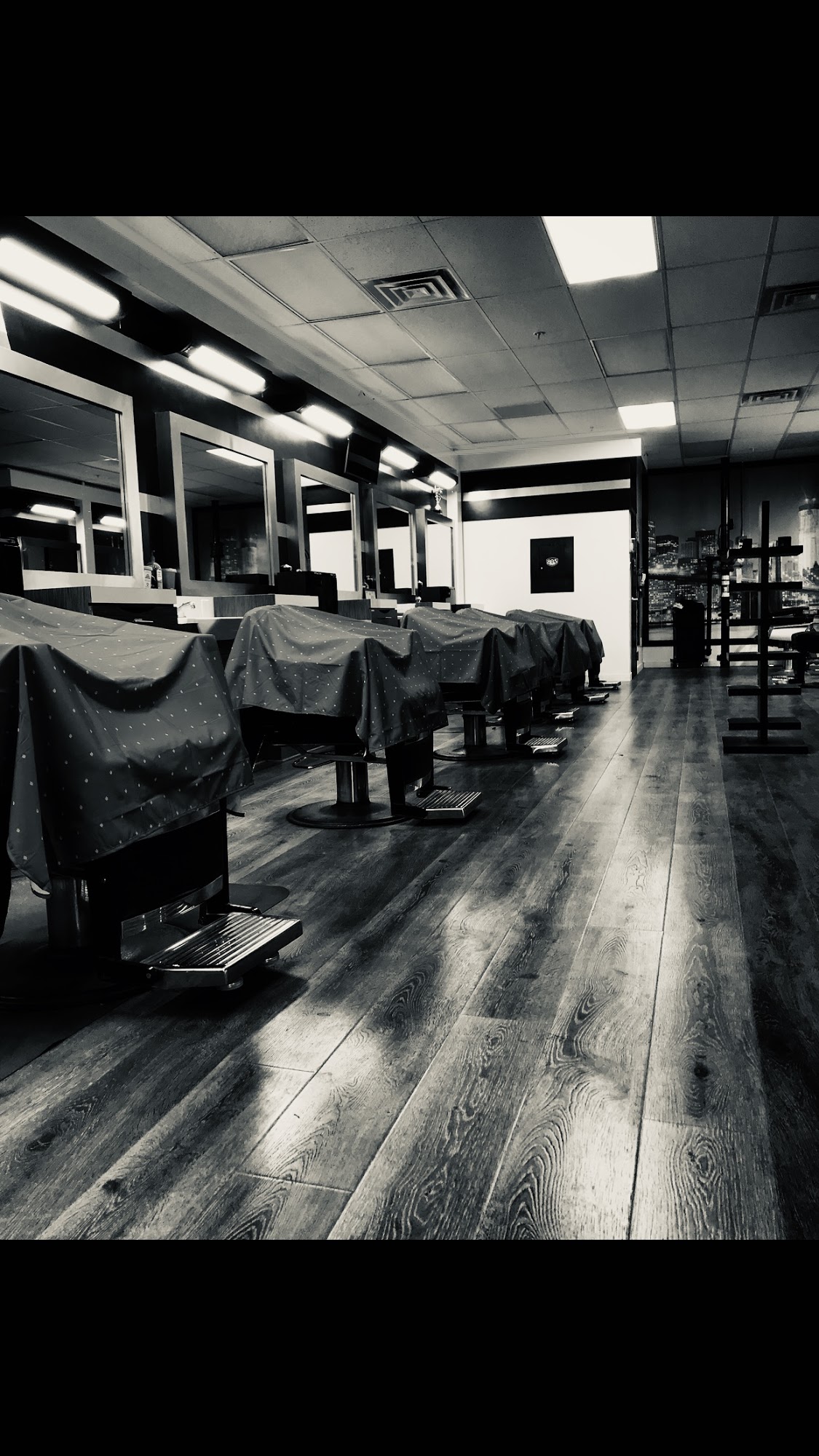 Sunny Hills Barber Shop III (La Habra Towne Center)