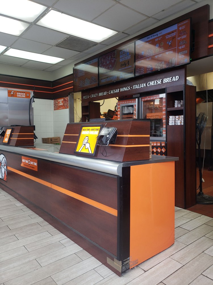 Little Caesars Pizza 5555 Woodruff Ave, Lakewood