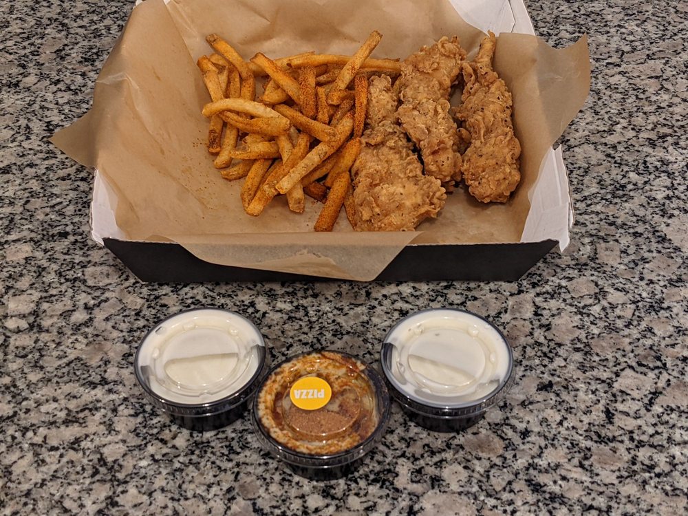 Buffalo Wild Wings 4678 Daneland St, Lakewood