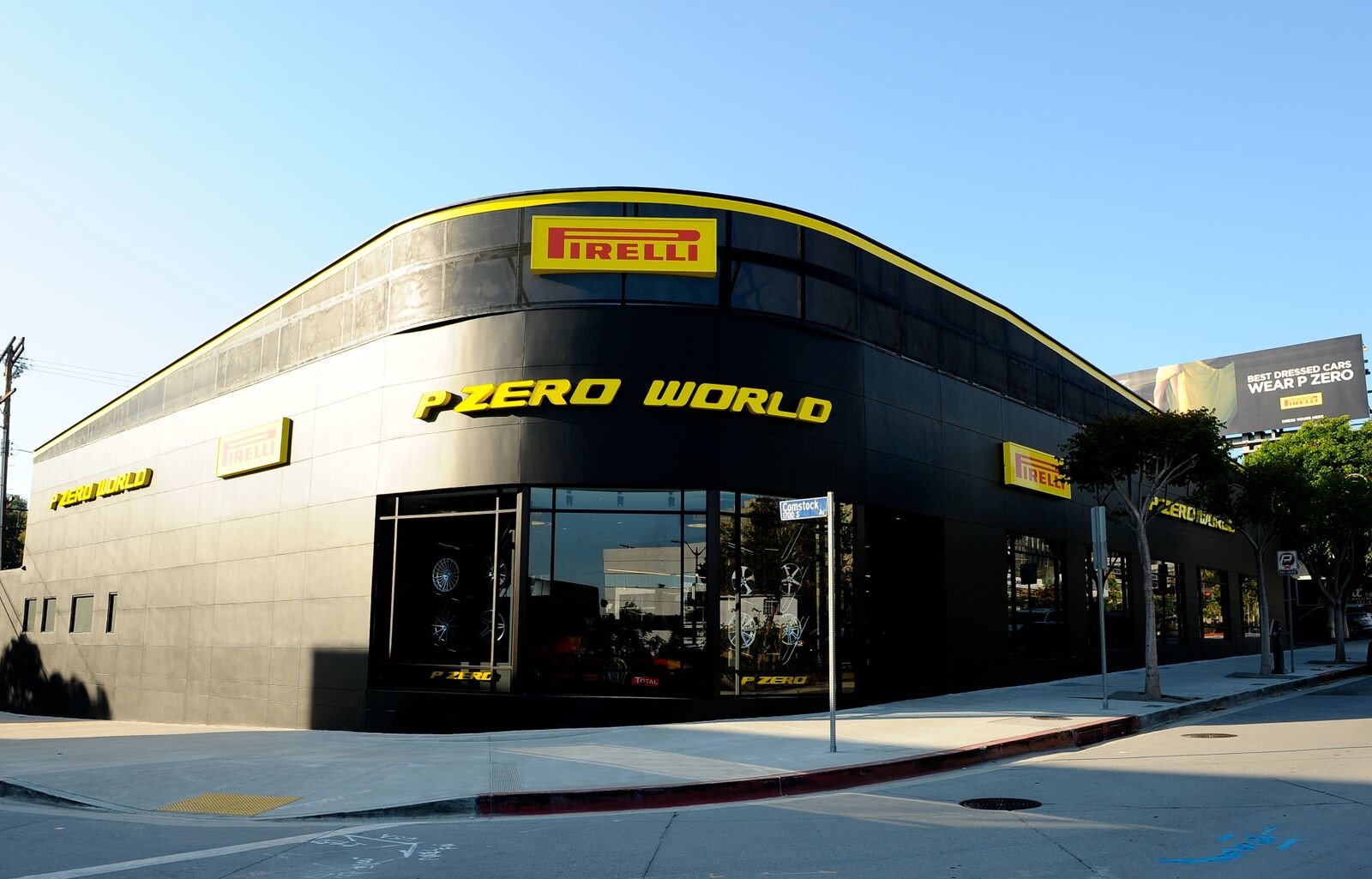 Pirelli P ZERO World