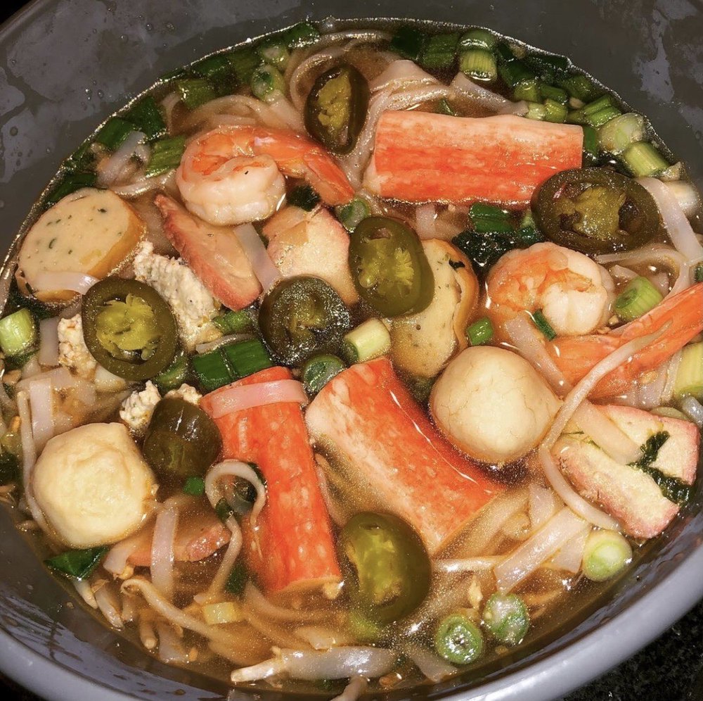 Amazing Thai Cuisine 10604 W Magnolia Blvd, North Hollywood