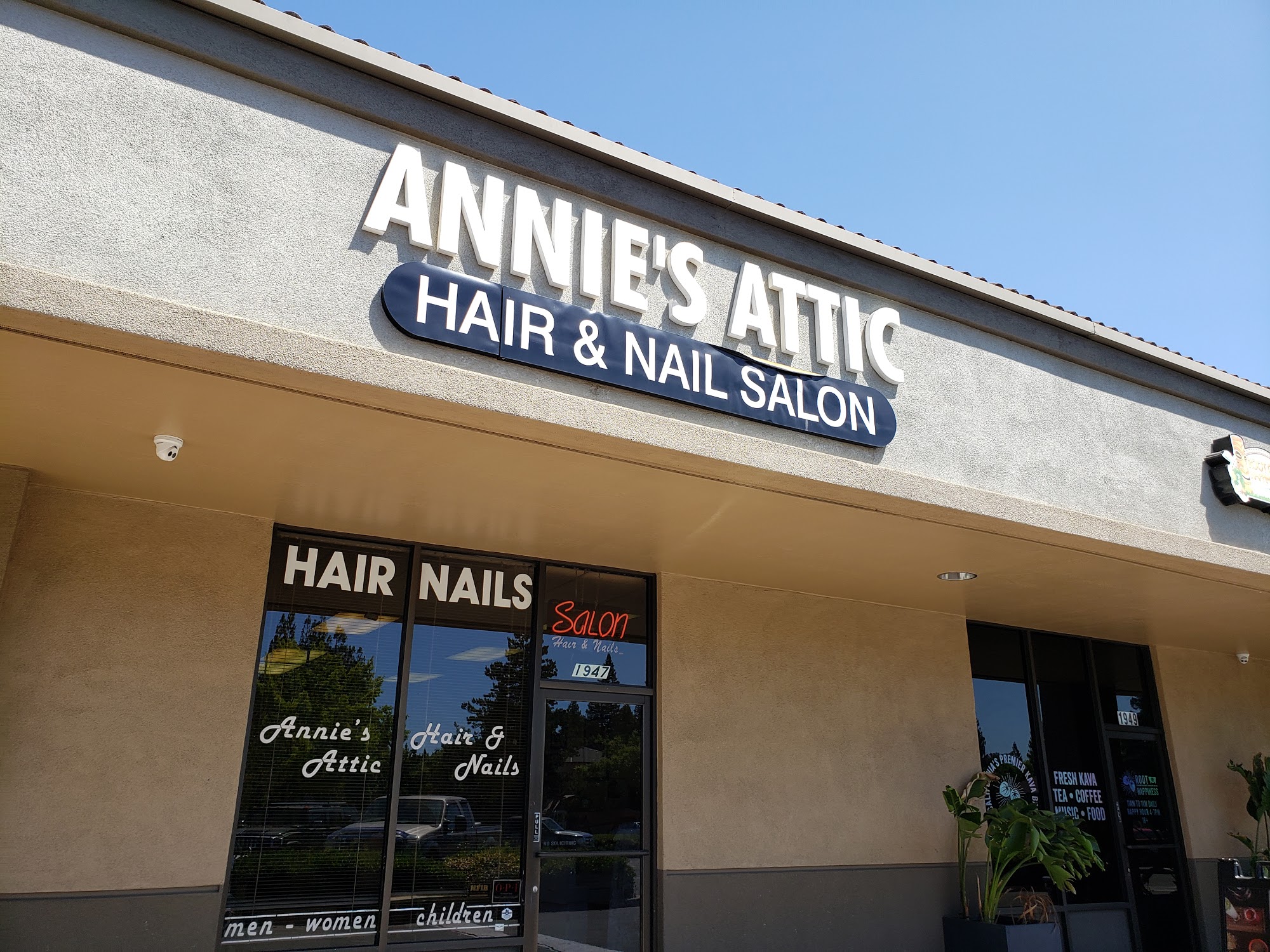 Annie's Attic Hair & Nail Sln