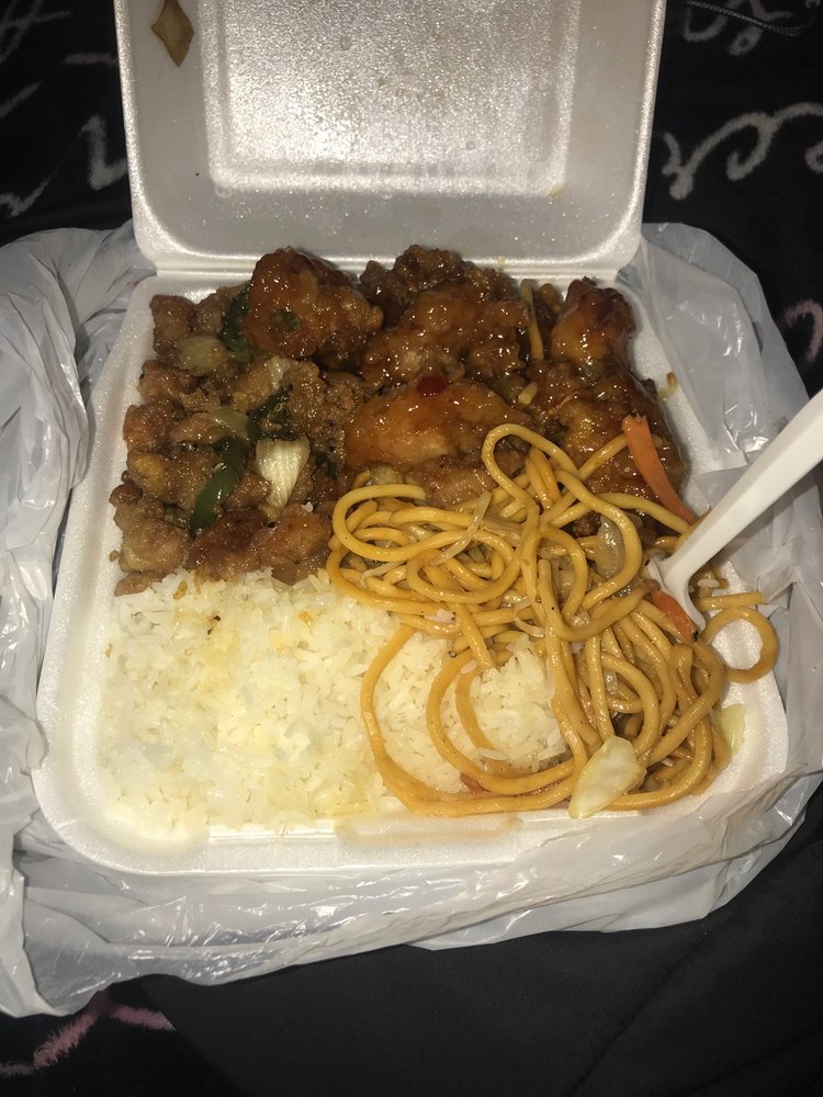 Wok Experience 1981 W Redlands Blvd B, Redlands