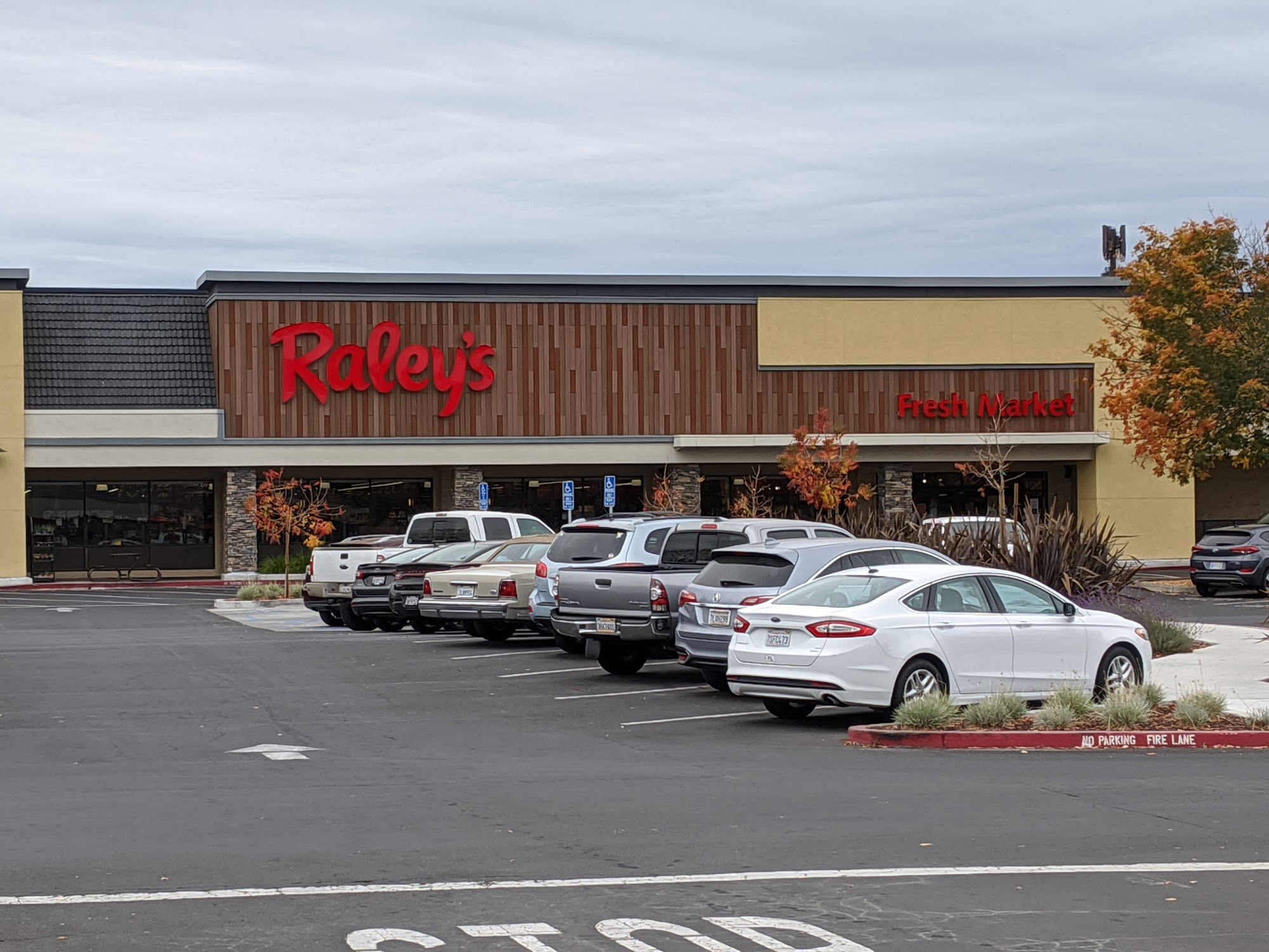 Raley's Towne Centre
