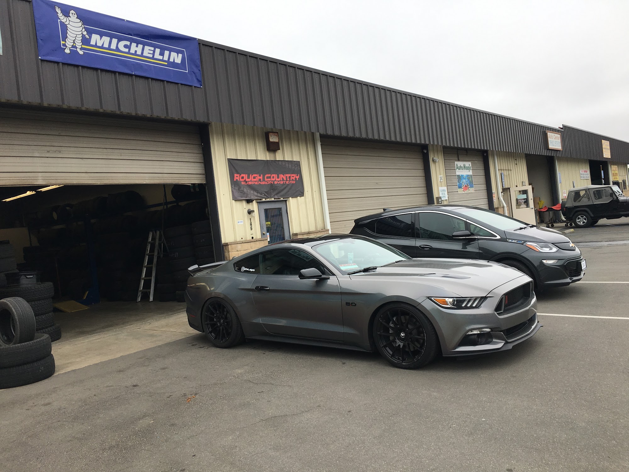 Monroy's Mufflers And Tires