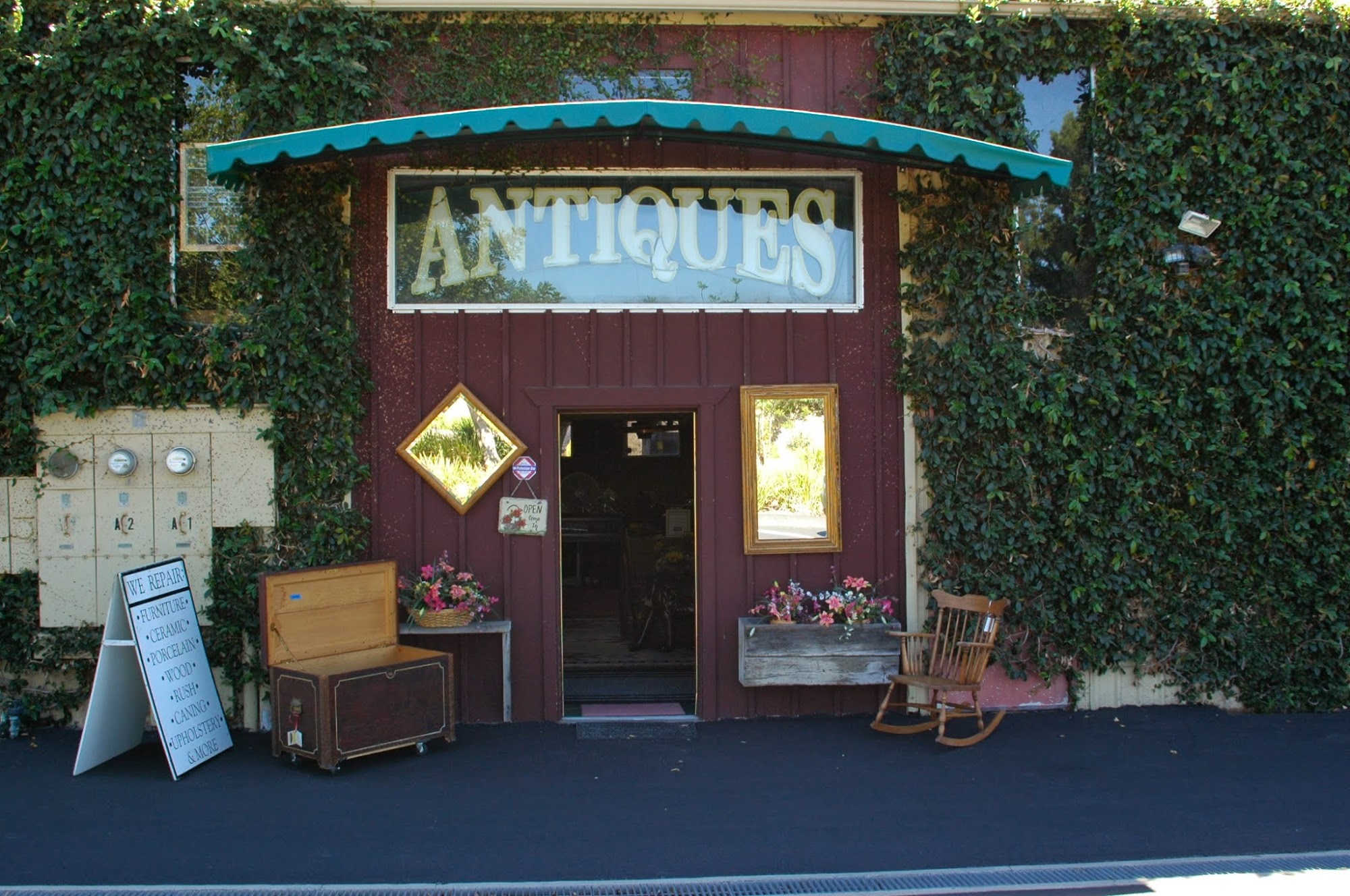 Antiques By Futura