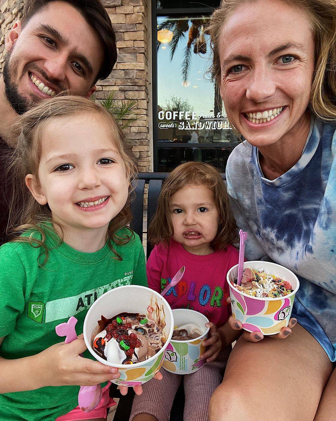 Yogurtland 4954 Van Nuys Blvd #101, Sherman Oaks