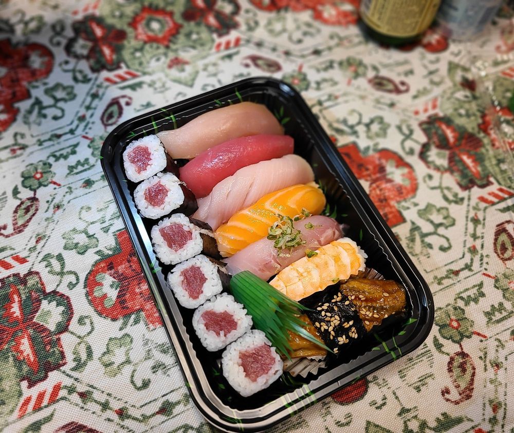 Miya Sushi 5215 Laurel Canyon Blvd, Valley Village