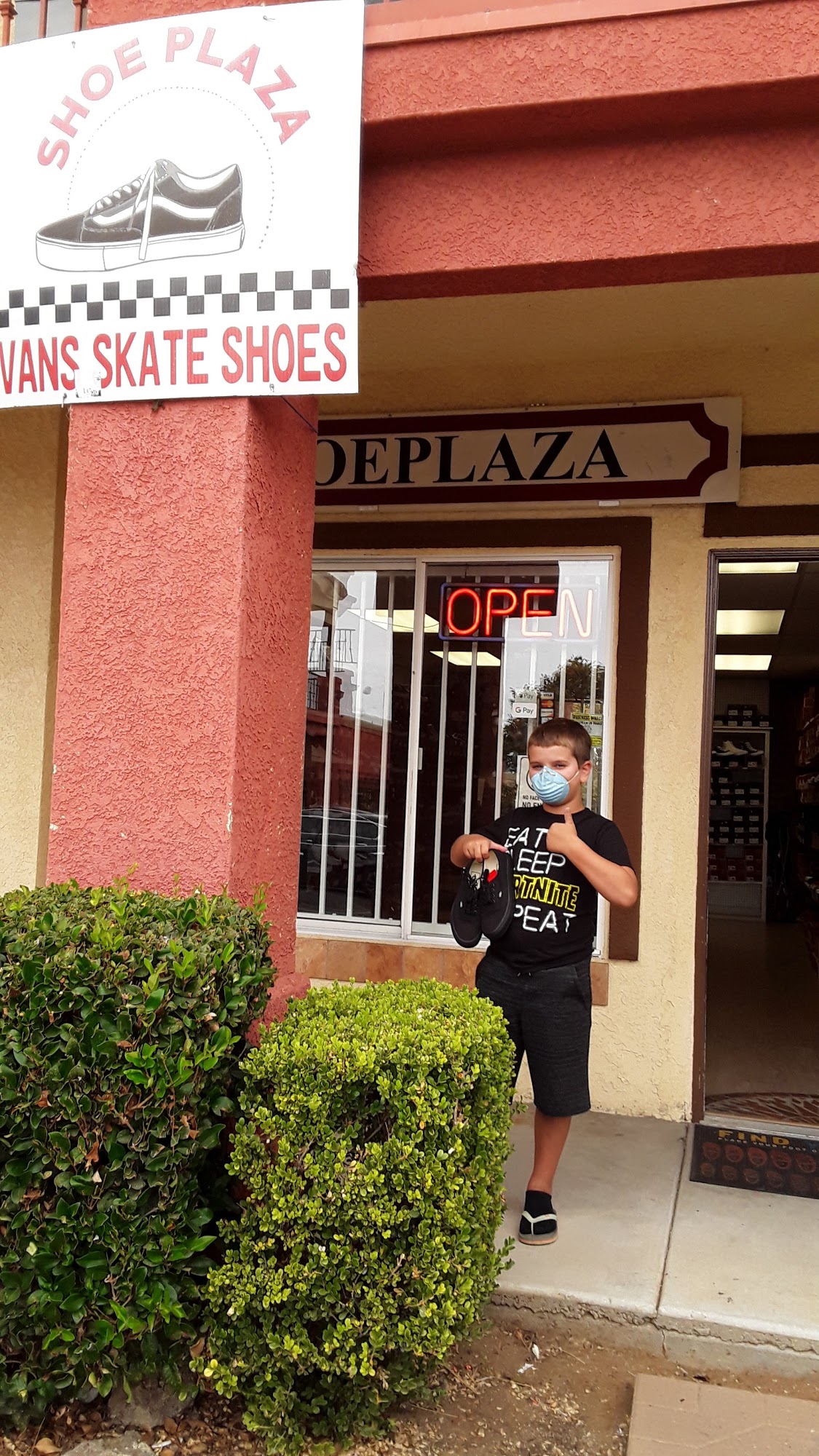 Vans Shoe Plaza Vista