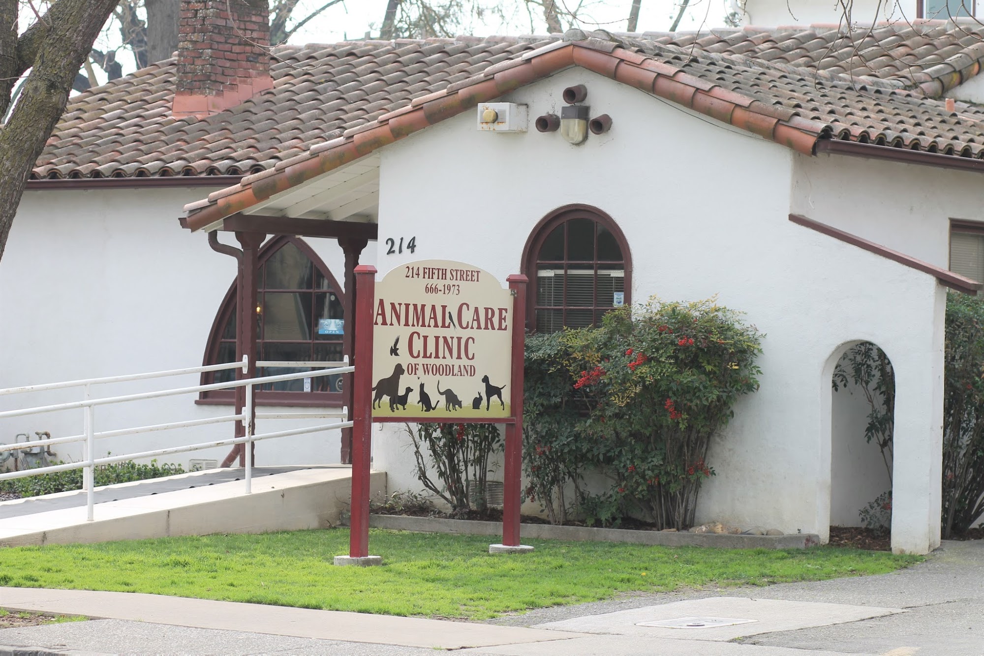 Animal Care Clinic of Woodland