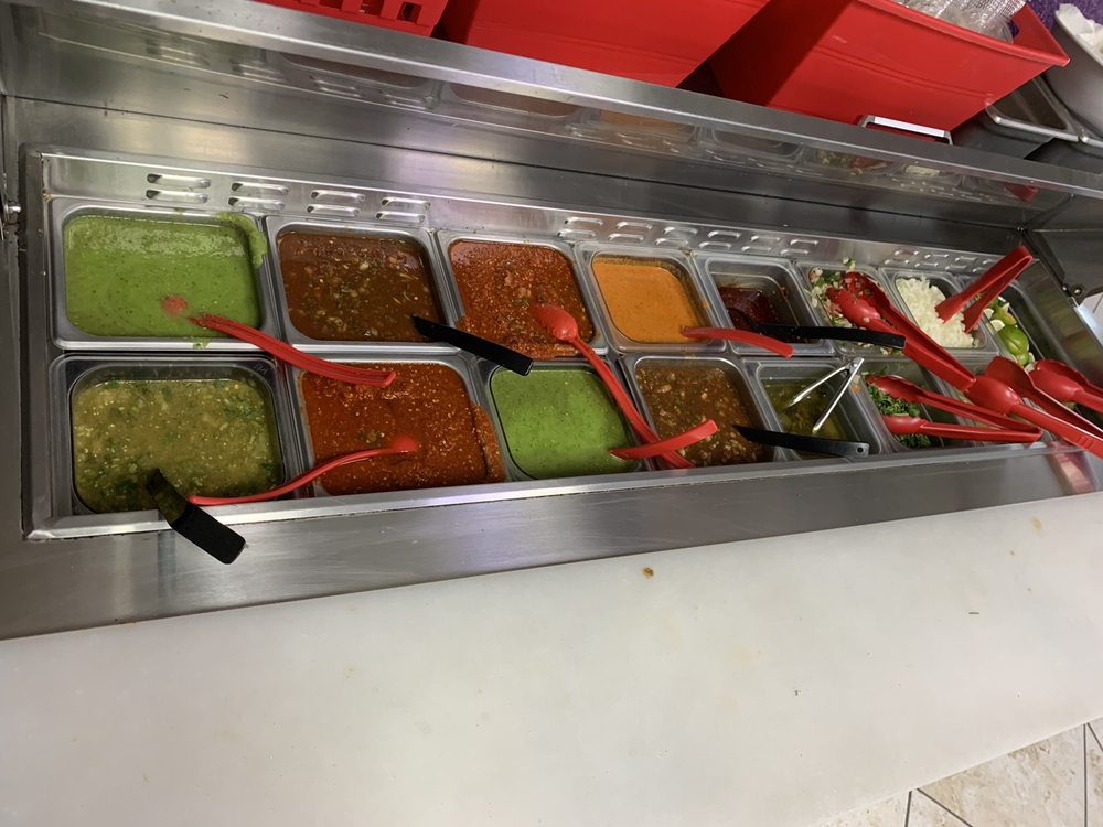 Tacos Y Salsas