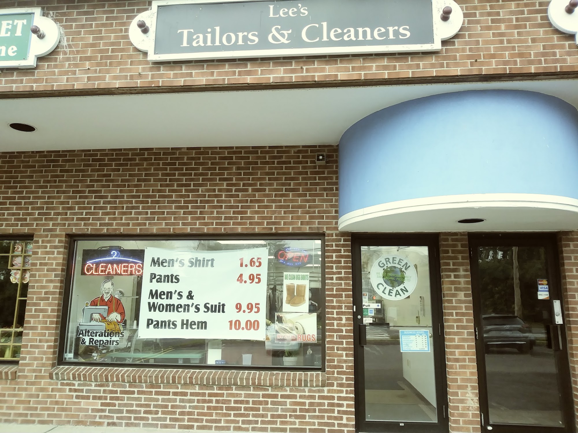 Lee's Tailors & Cleaners
