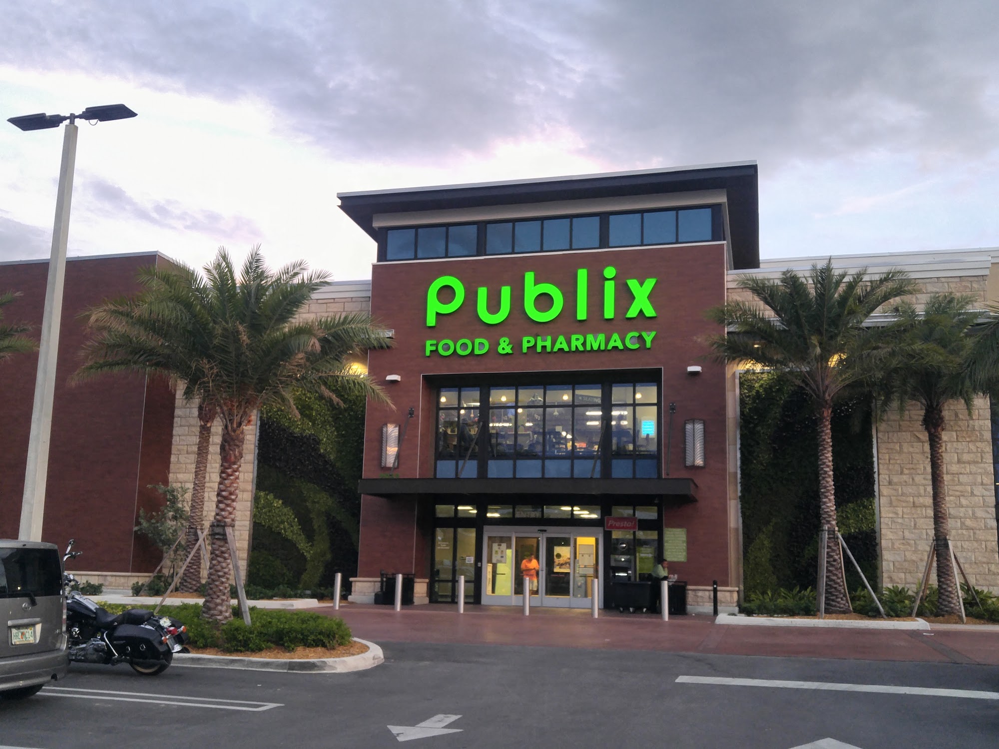 Publix Super Market at Aventura Shopping Center