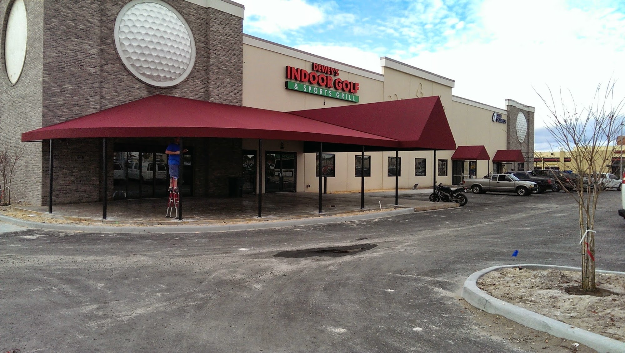 Universal Awning and Sign