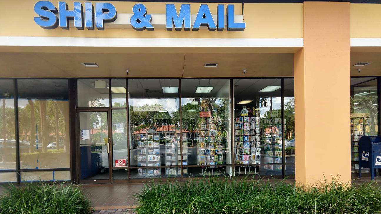 Shipping & Mailing Center