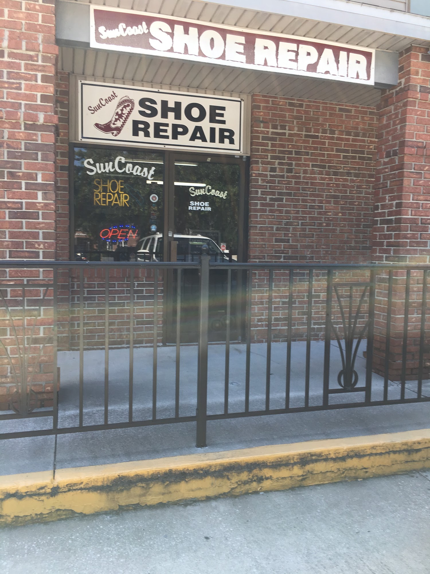 Suncoast Shoes & Repairs