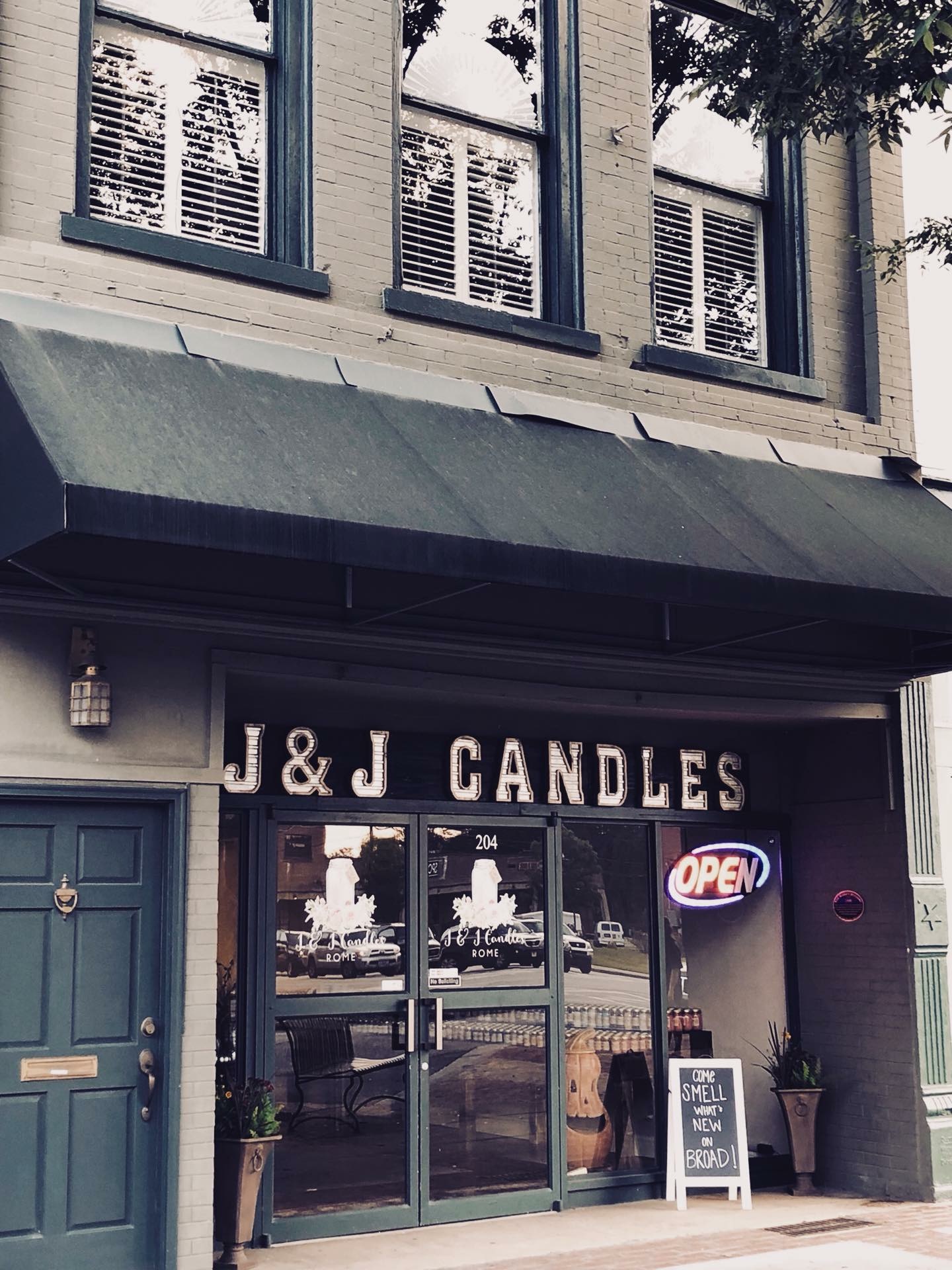 J & J Candles Of Rome