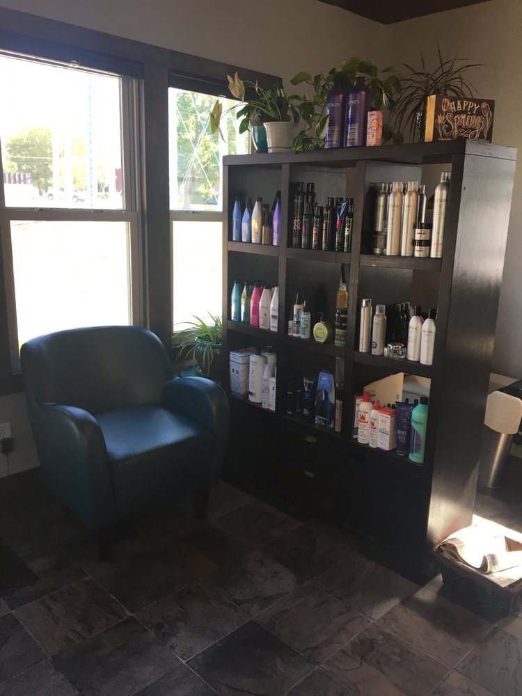 The Full Effect Salon