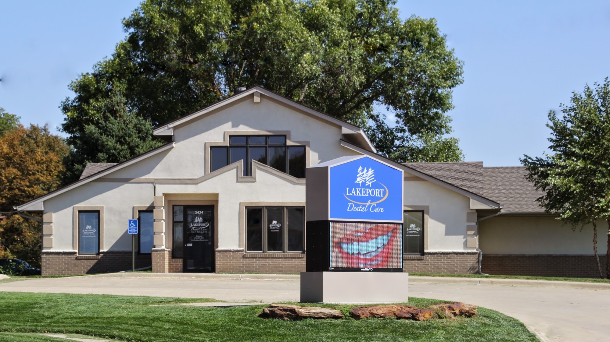 The Dentist of Siouxland at Lakeport