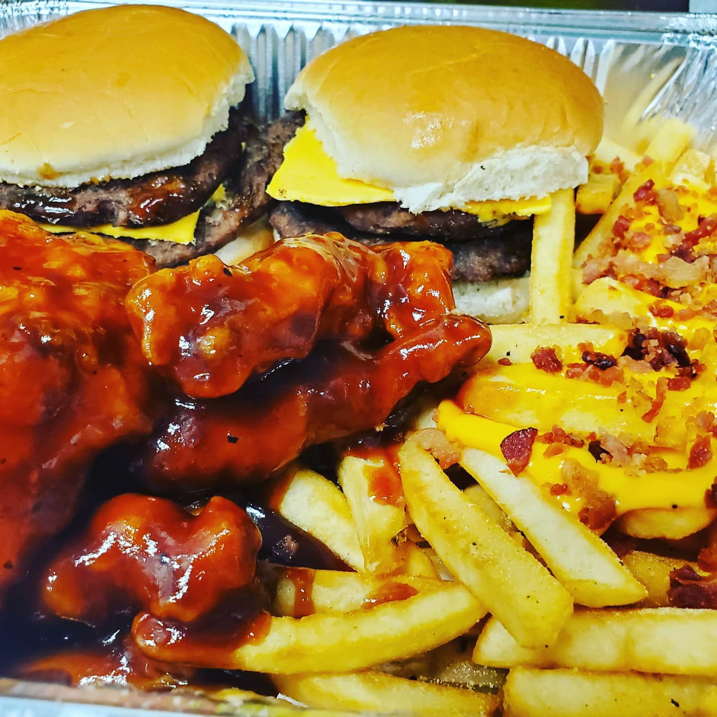 Lovett's Soul Food 2512 College Ave, Alton