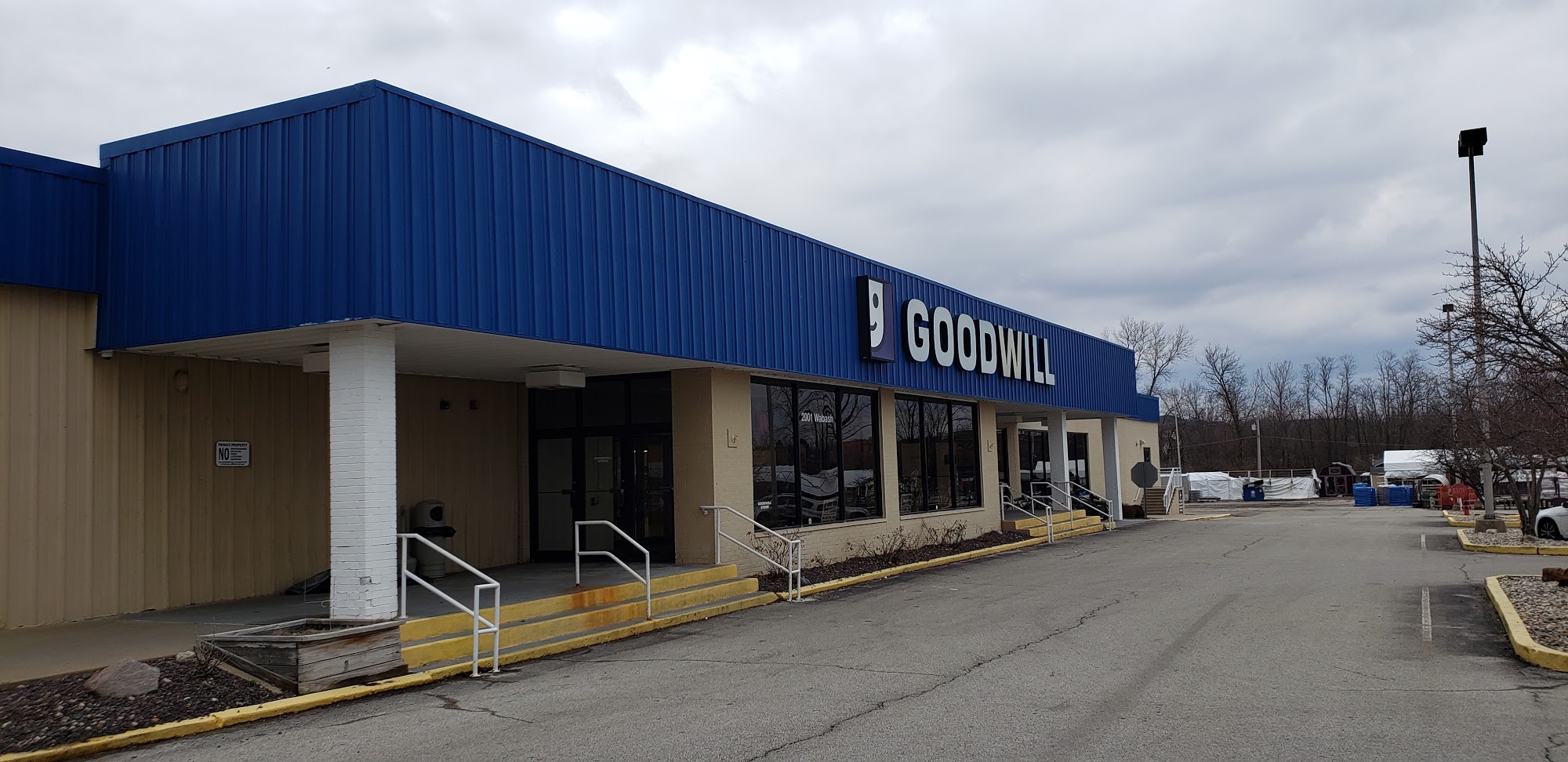 Goodwill Springfield IL Wabash Ave. - Land of Lincoln Goodwill Industries
