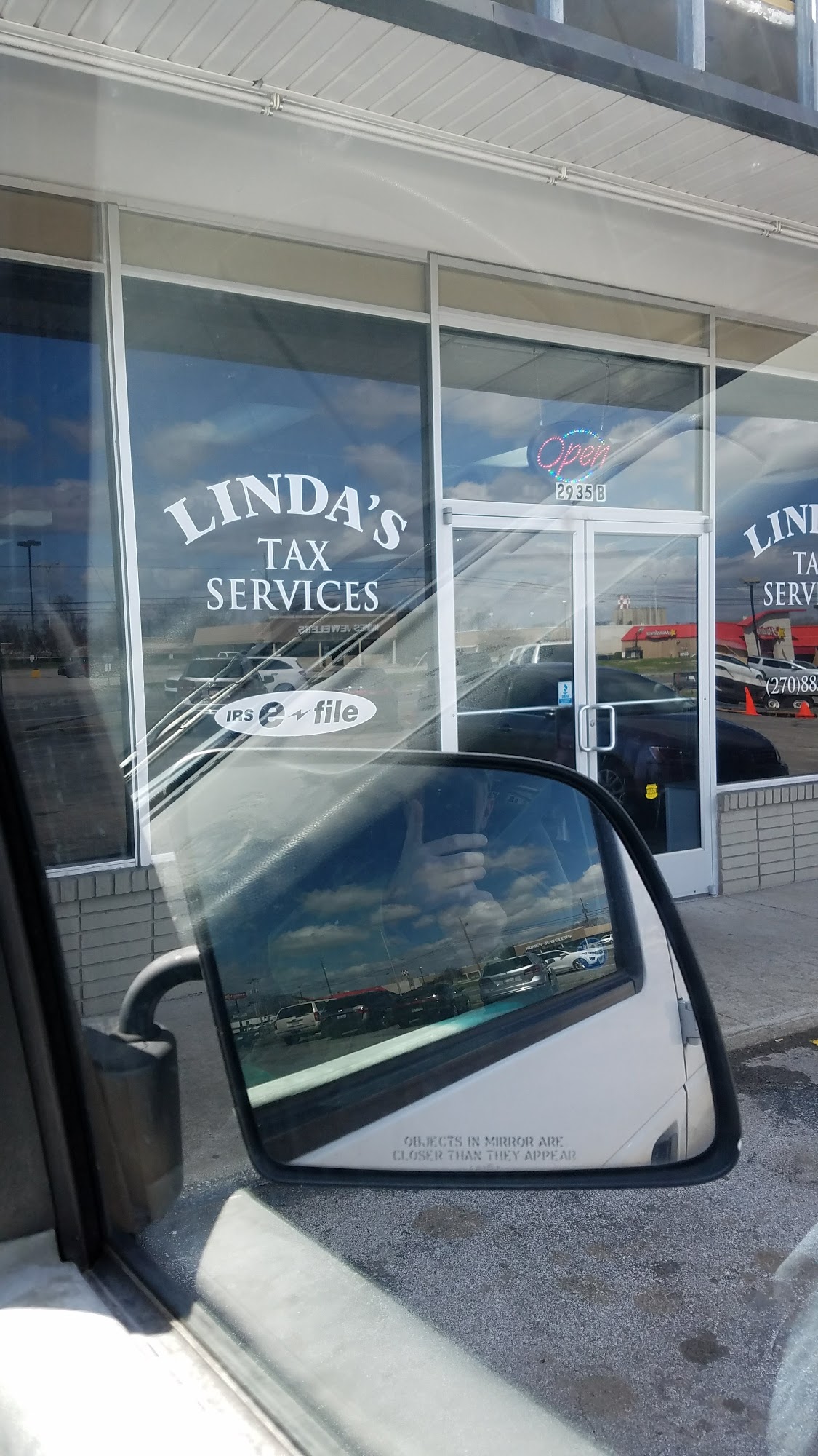 LINDA'S TAX SERVICES