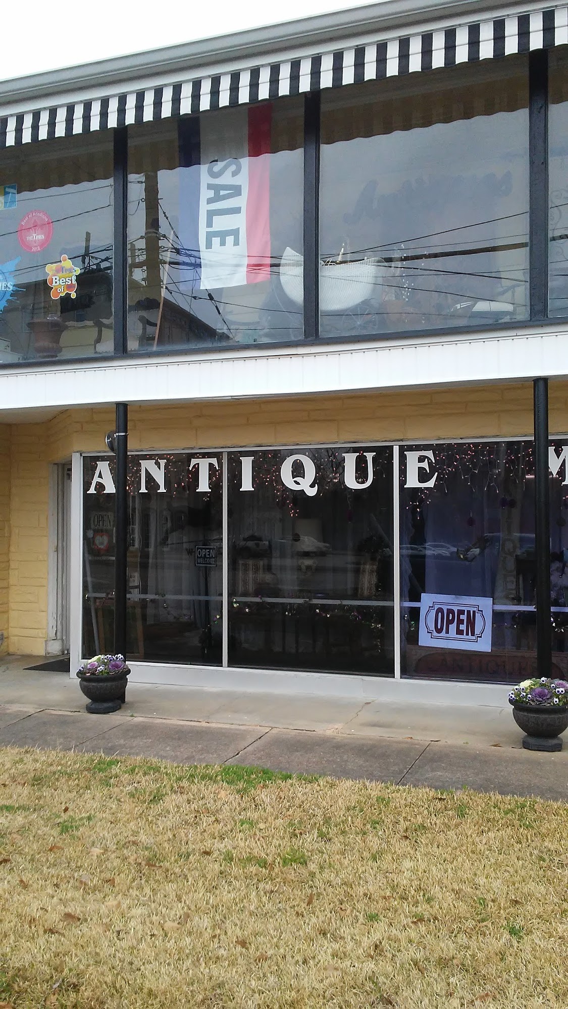 Reflections of Olde Antique Mall