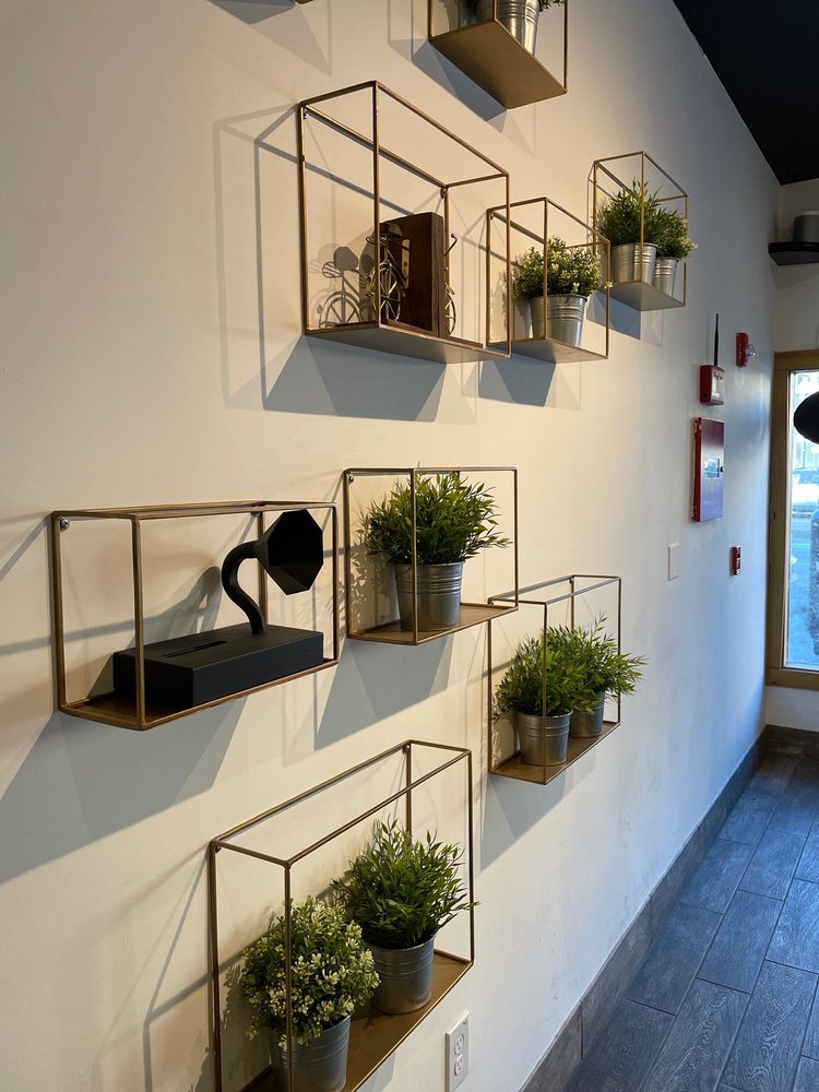 Moon Flower House 月花坊 Allston 110 Brighton Ave, Allston
