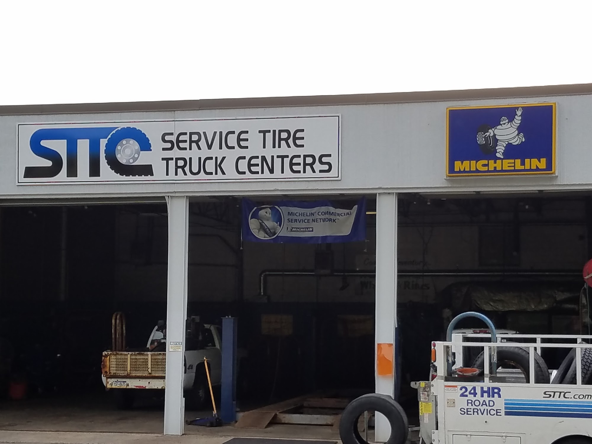 Service Tire Truck Center - Commercial Truck Tires at Auburn, MA
