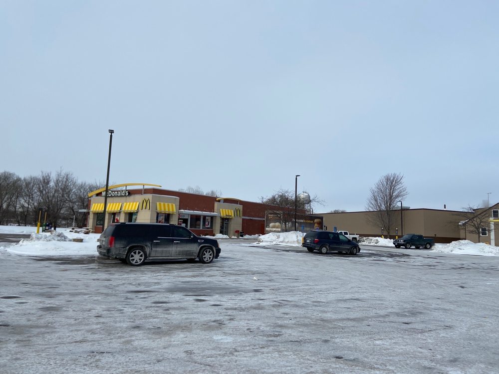 Brooklyn Park, MN Restaurants Open for Takeout, Curbside Service and/or