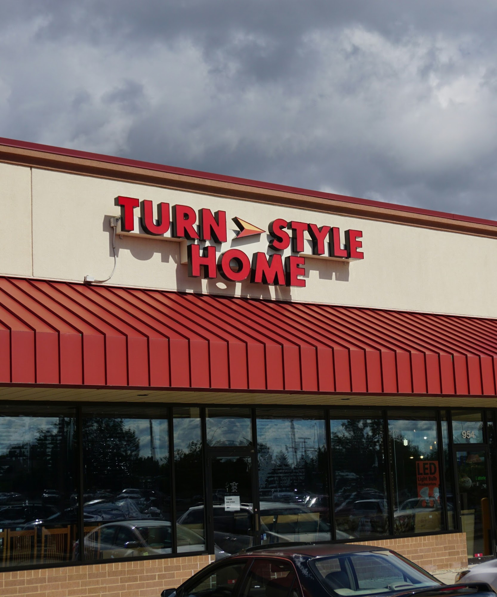 Turnstyle Consignment Home Furnishings - Eden Prairie