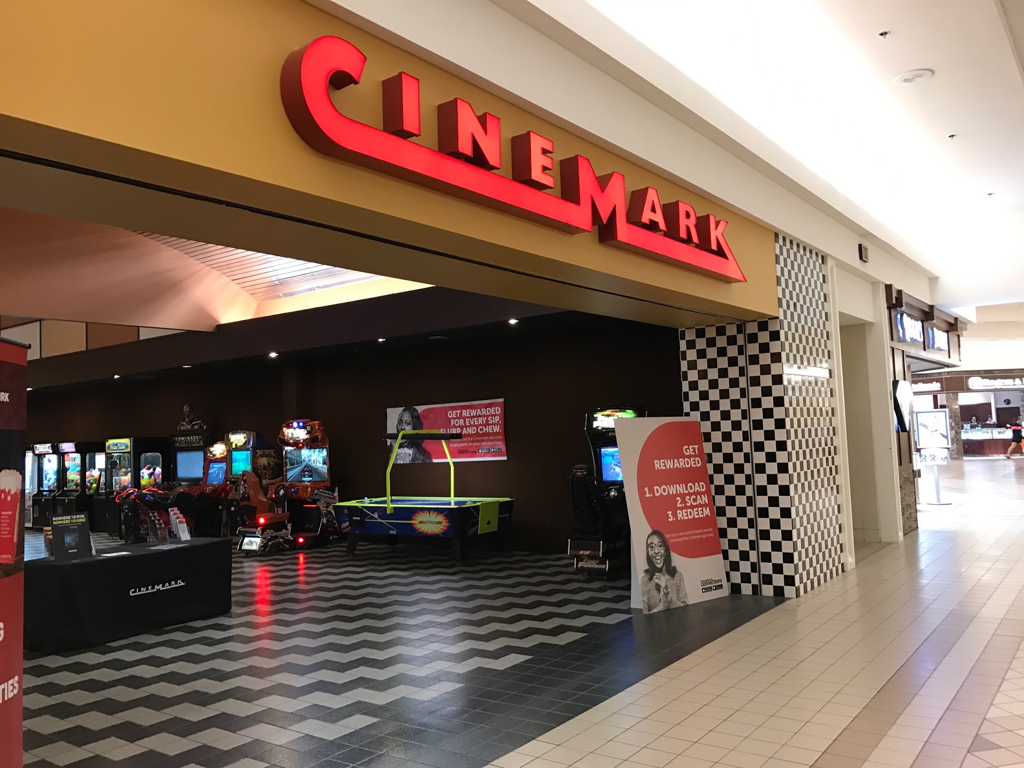 Cinemark River Hills Mall Movies 8