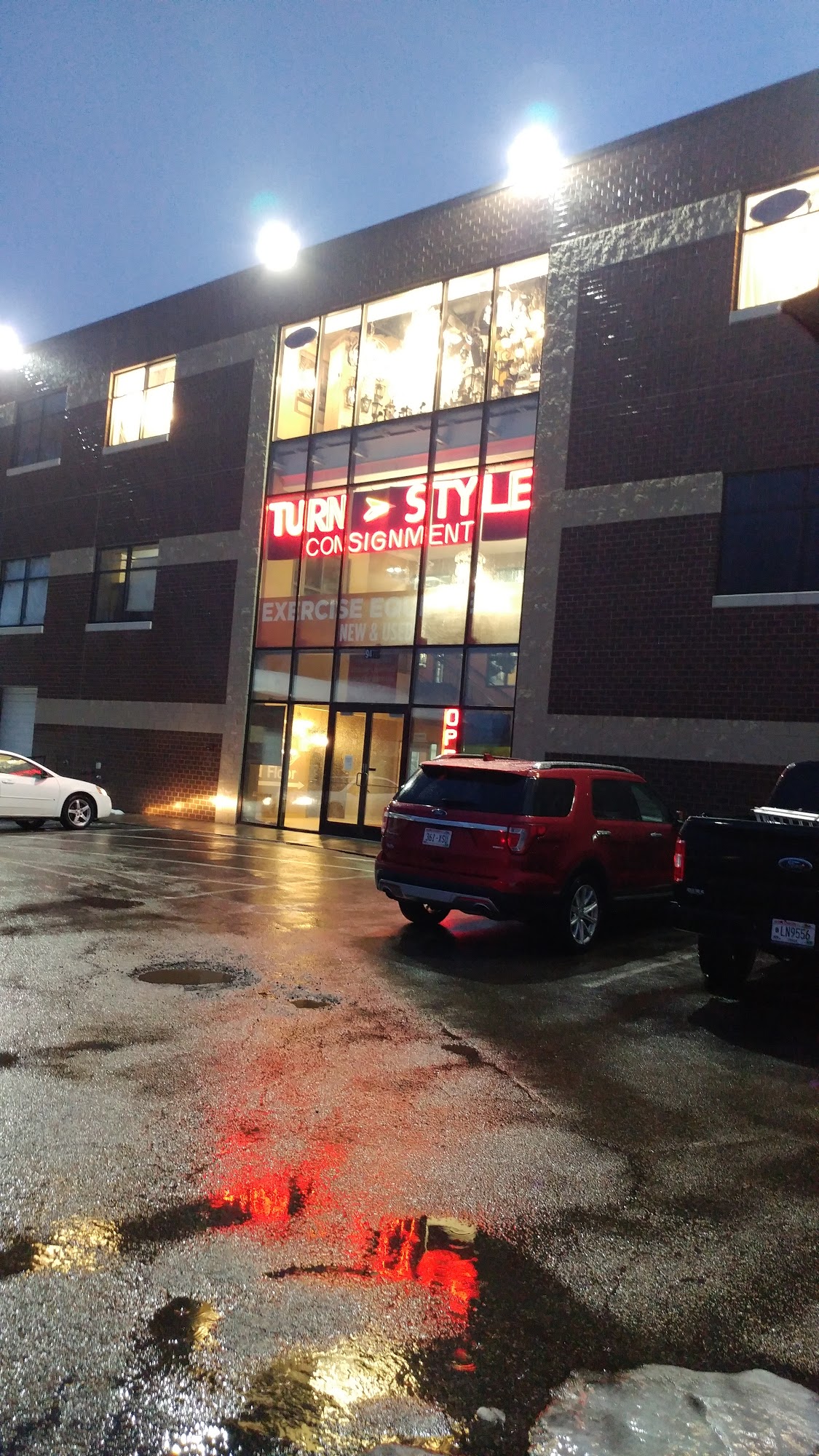 Turnstyle Consignment - Woodbury Minnesota