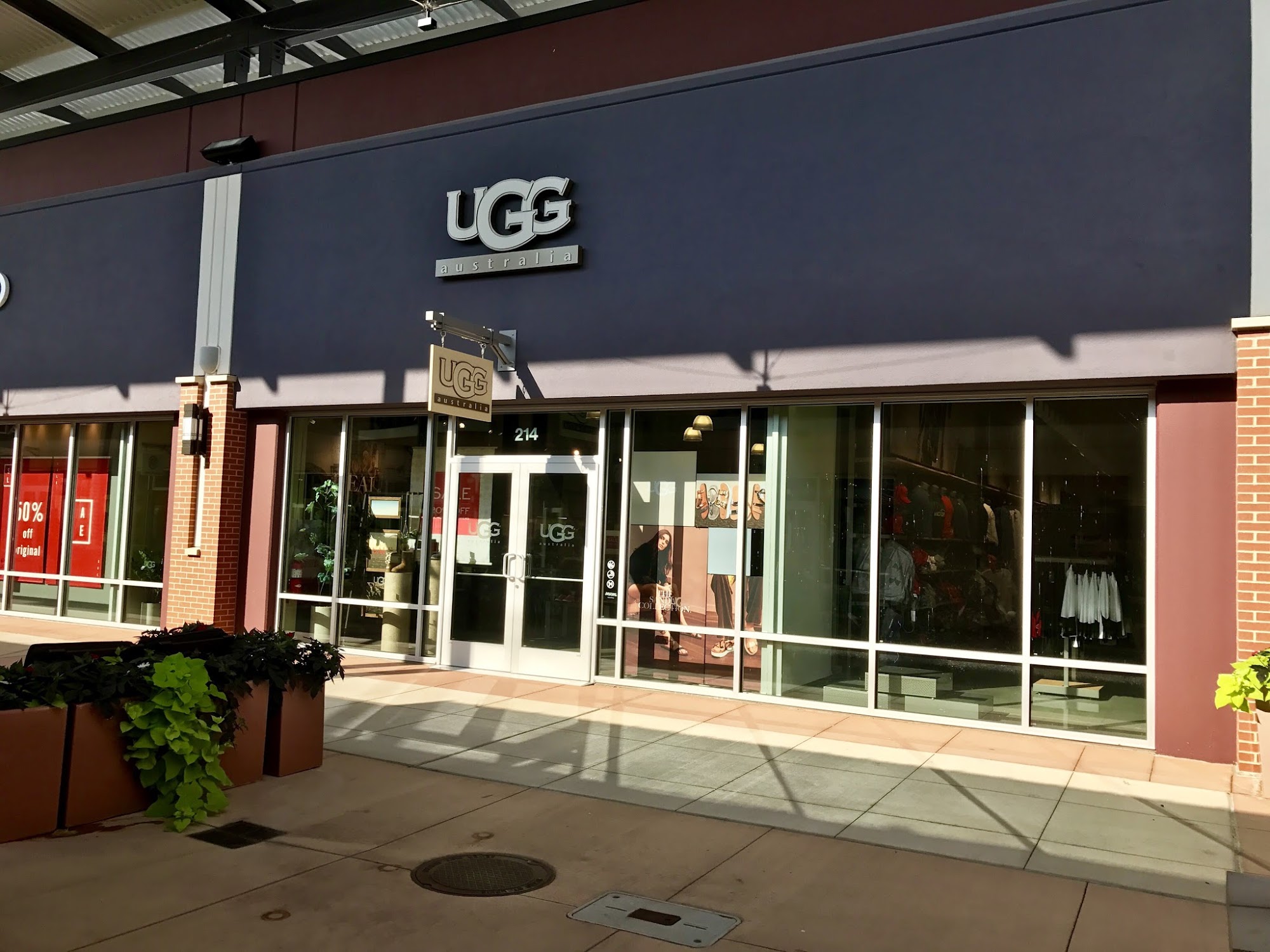 UGG St. Louis Premium Outlets