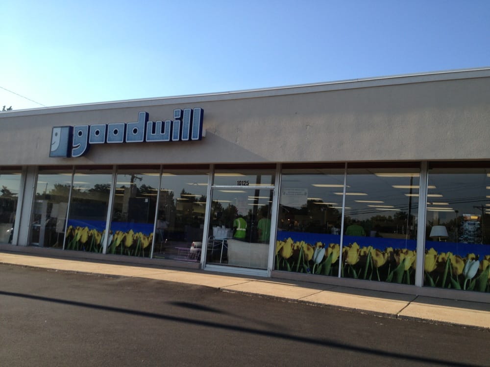 GOODWILL STORE AND DONATION CENTER - 10125 Watson Rd, St. Louis MO ...