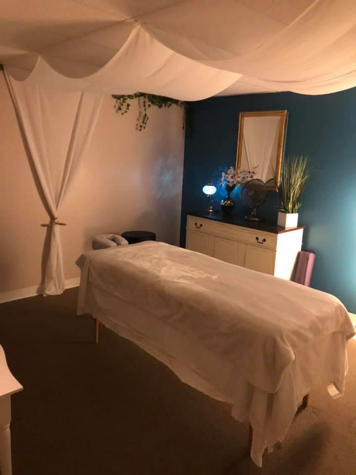 Renew Therapeutic Massage 3970 North Oakland Avenue # 704, Shorewood Missouri 53211