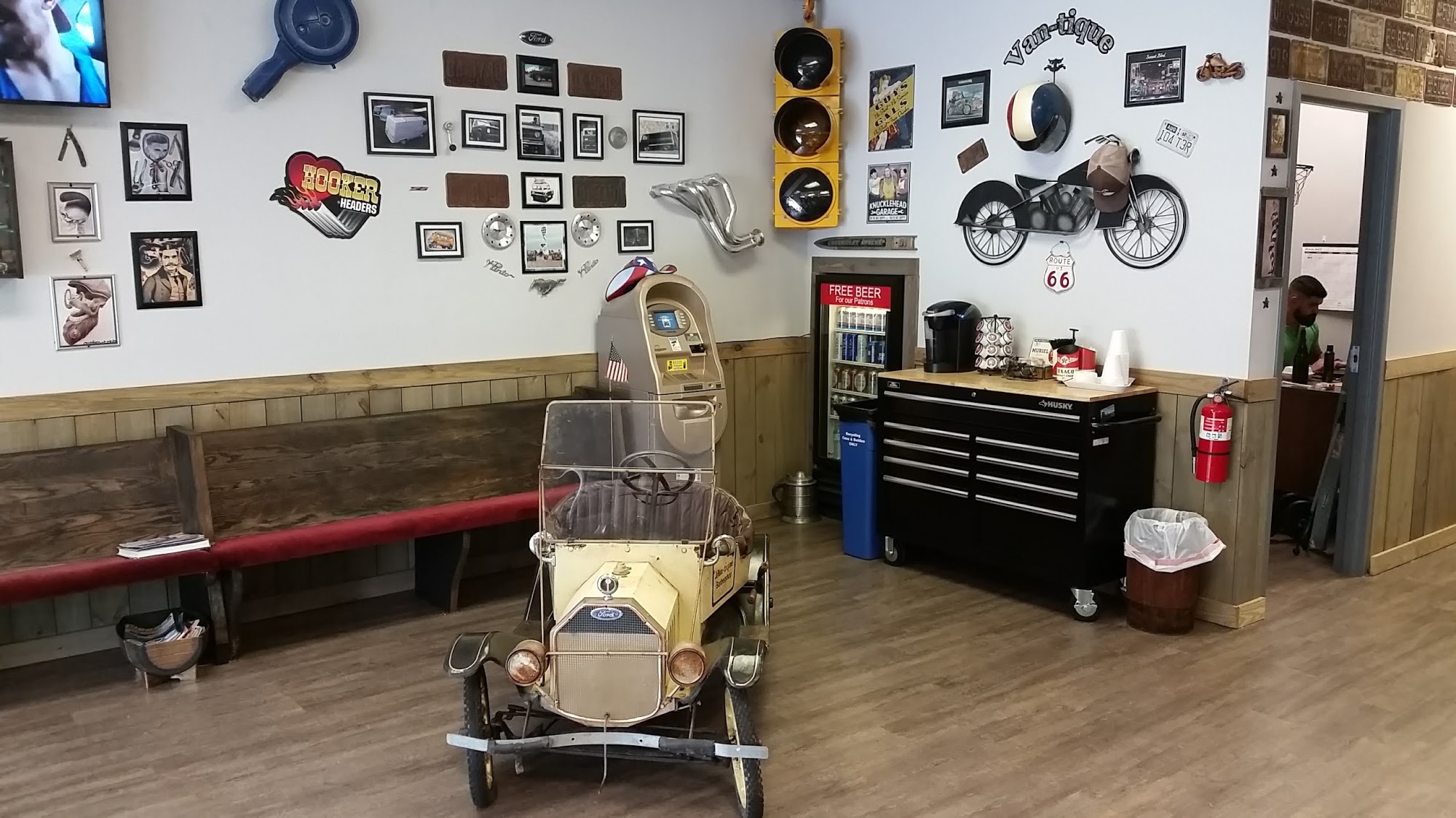 Van-tique barbershop