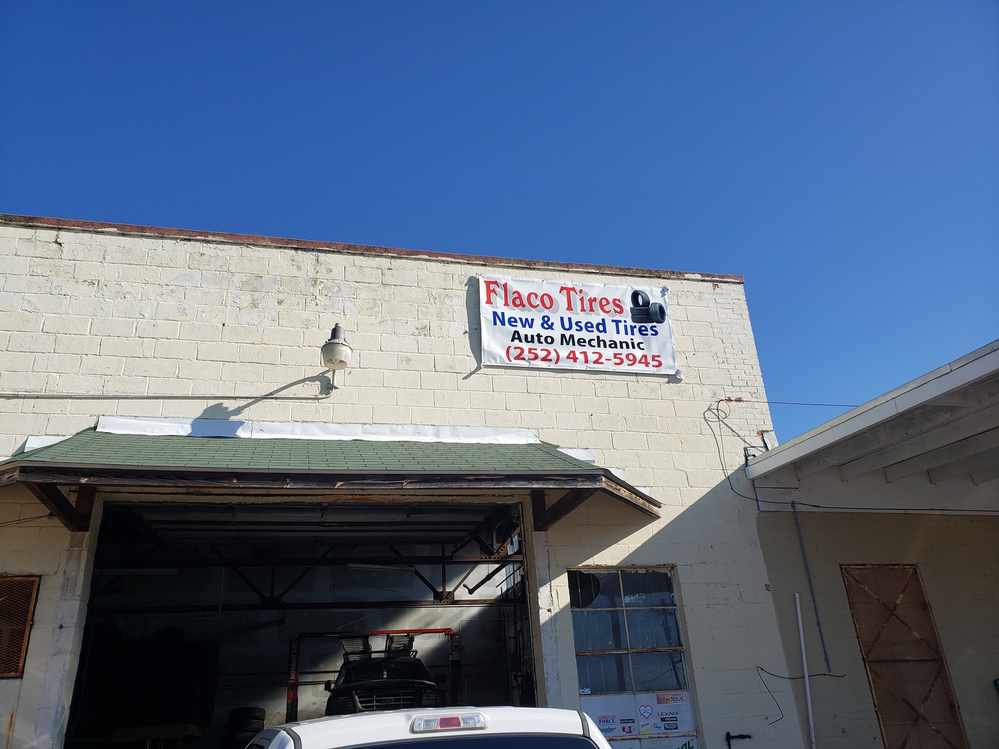 Flaco Tire Shop