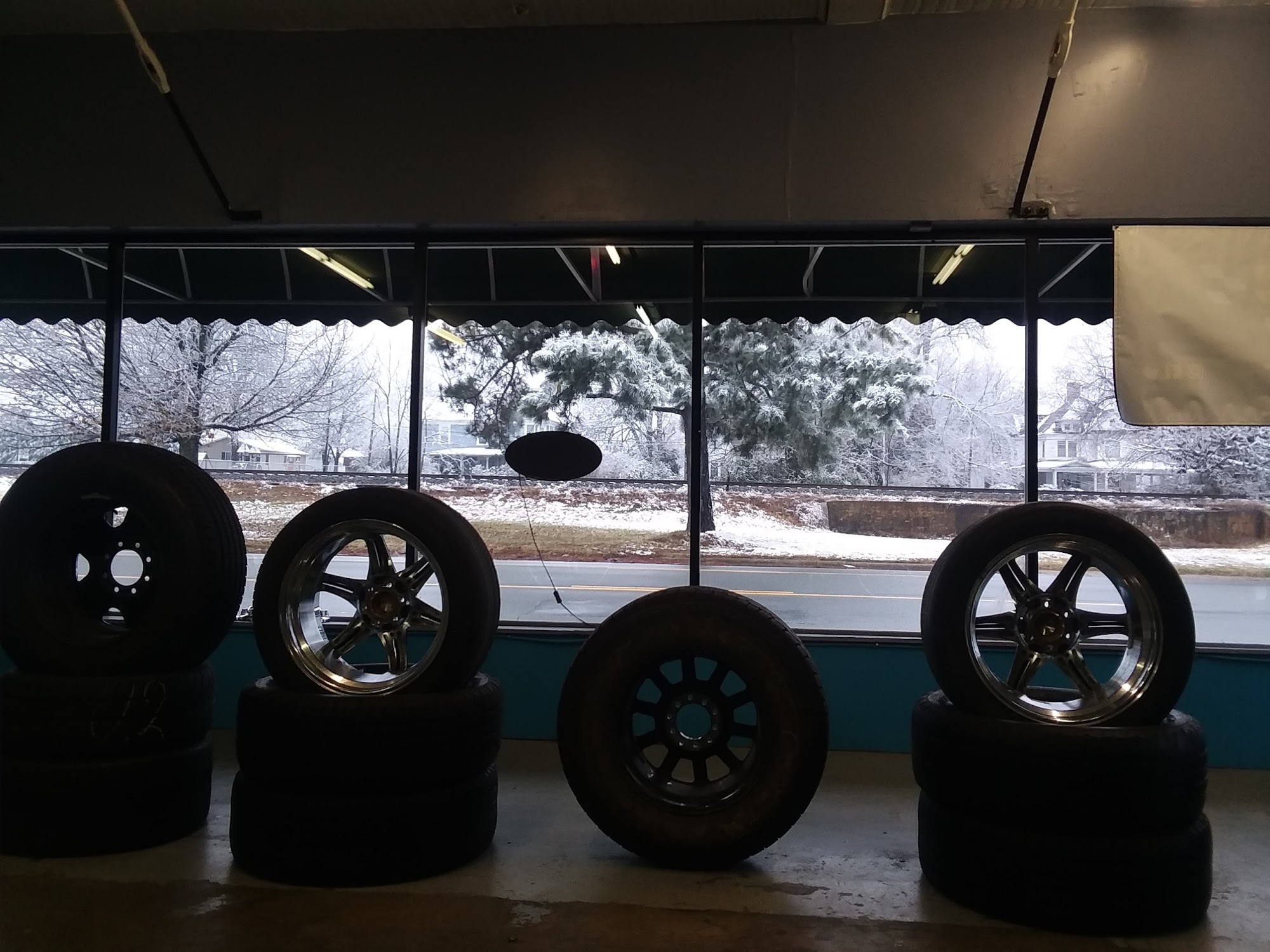 Cruisin' Oldies Tires & Automotive