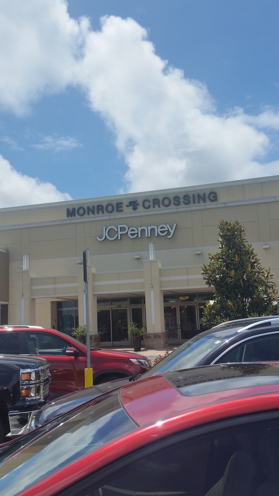 Monroe Crossing Mall