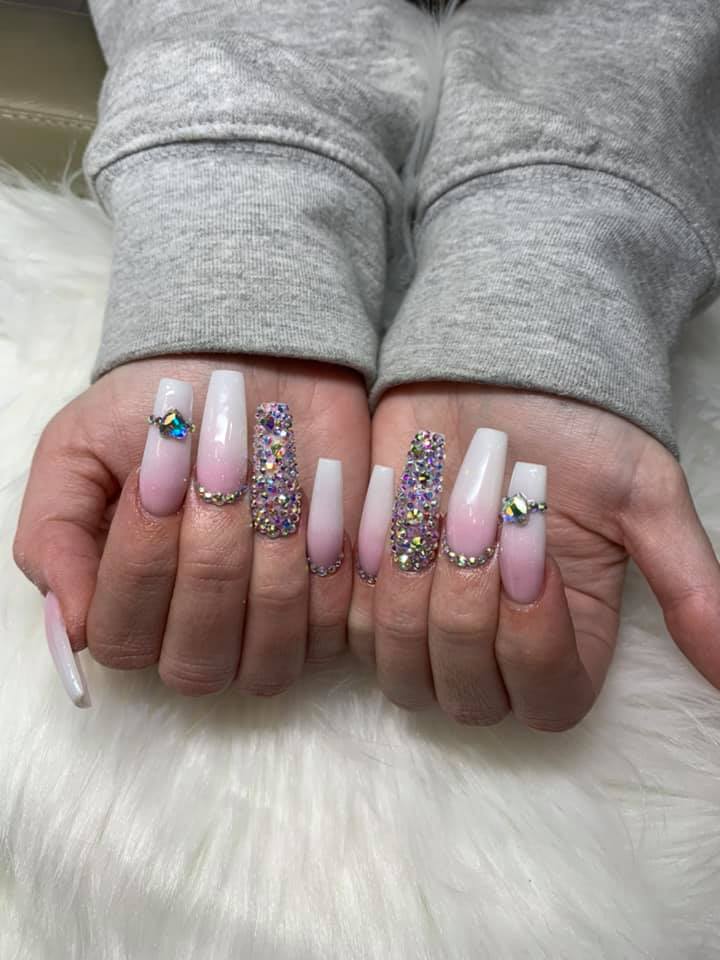 Deluxe Nails and Spa