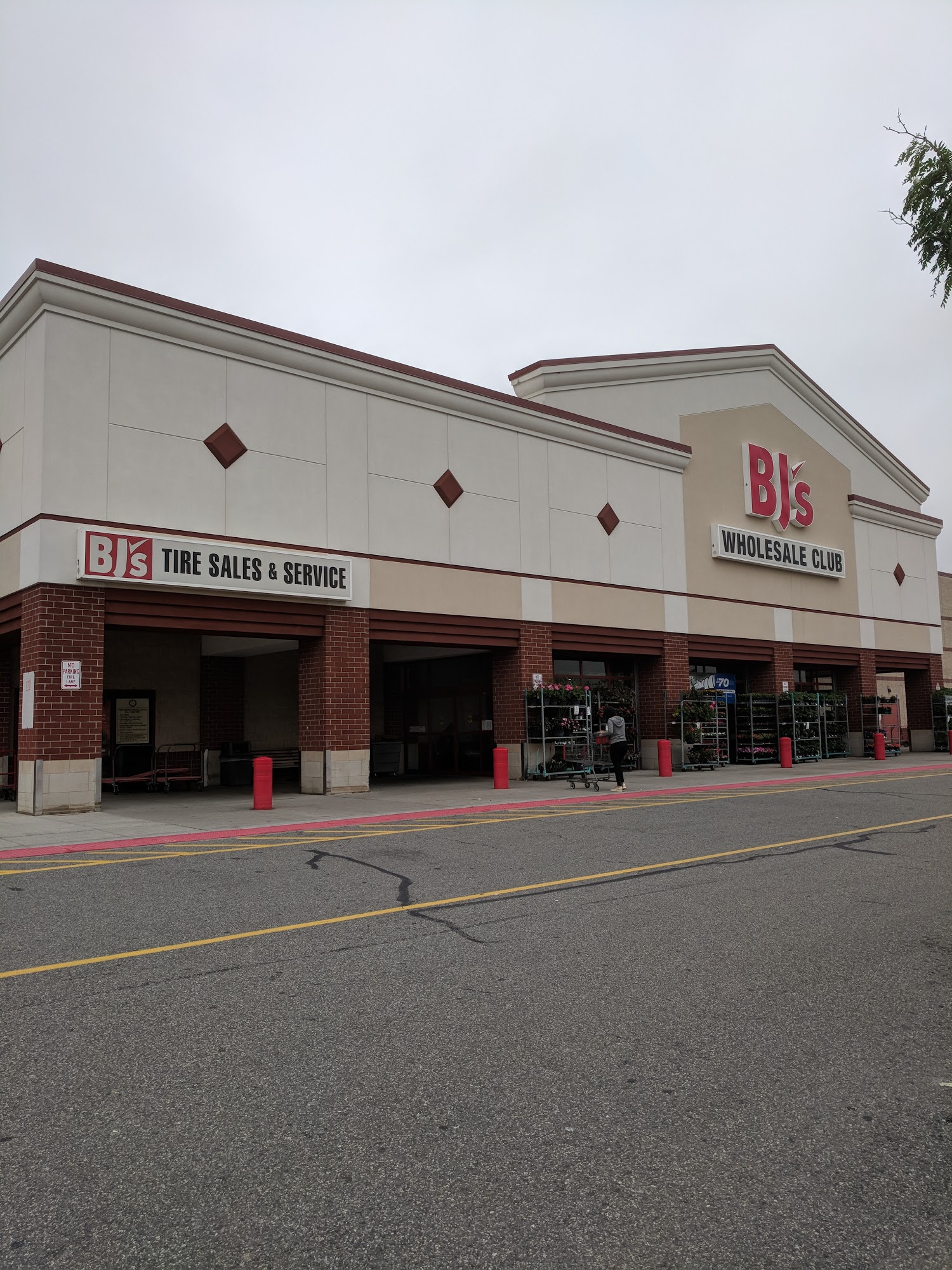 BJ's Tire Center