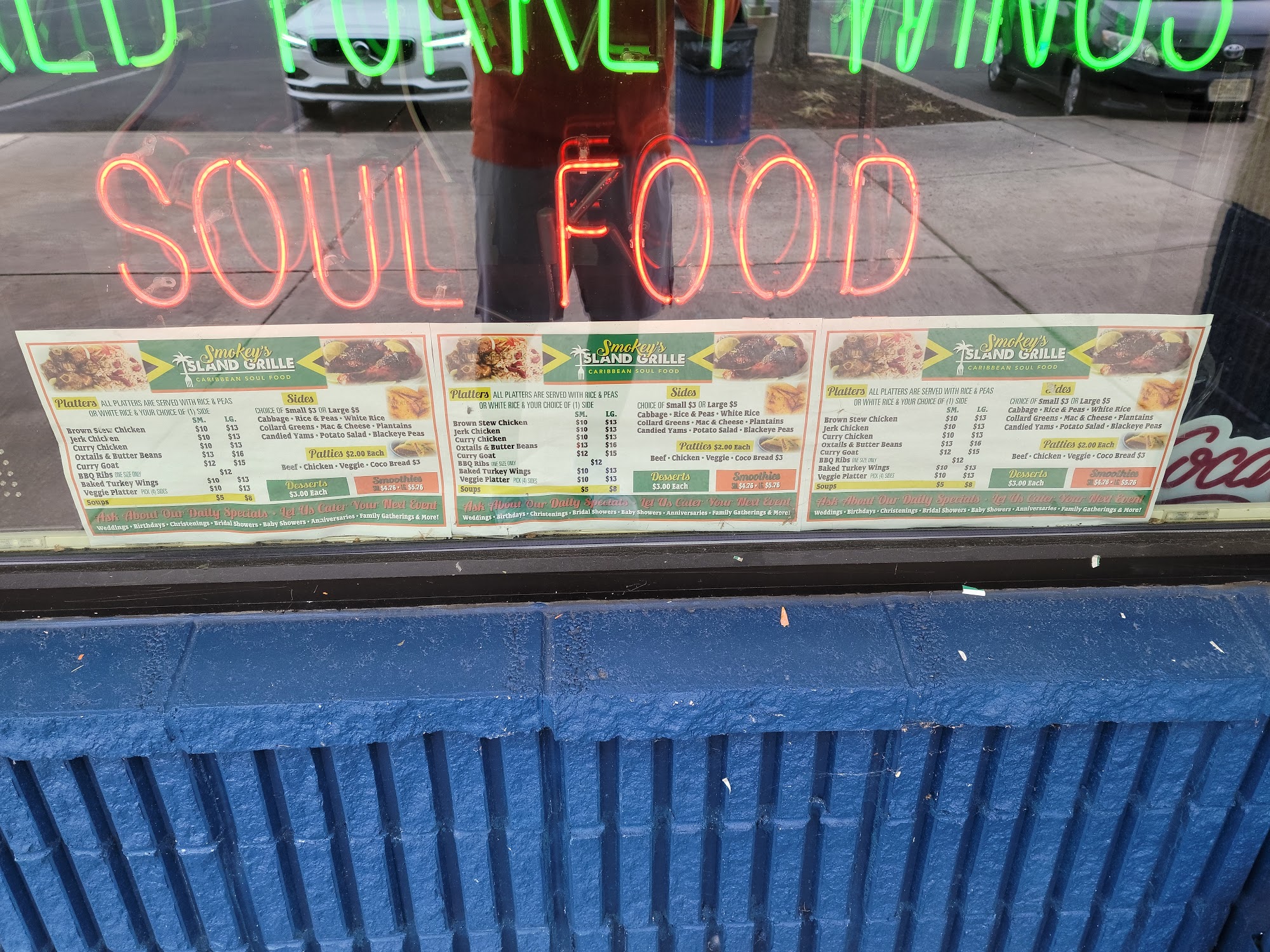 Smokey's Island Grille Menu