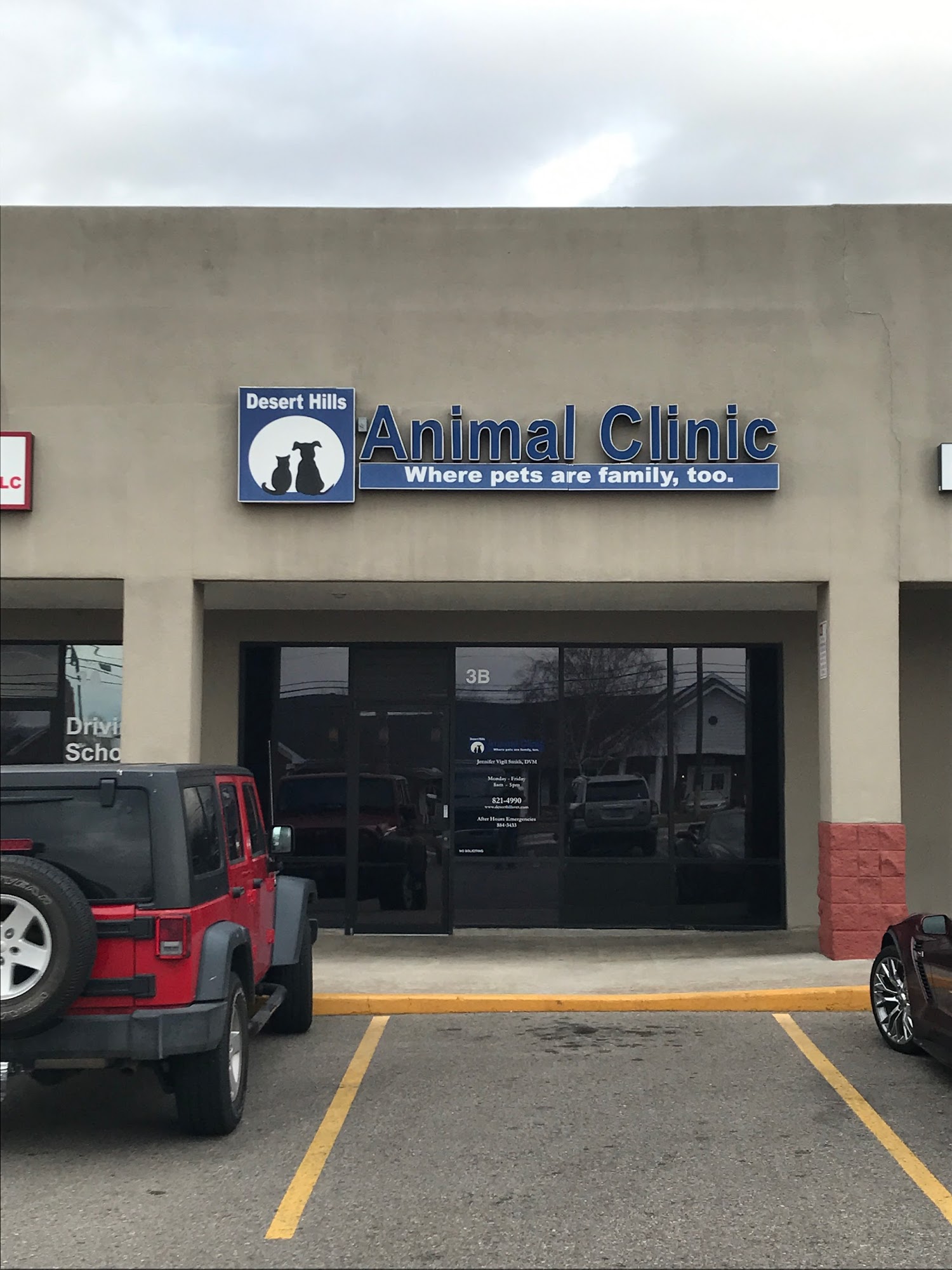 Desert Hills Animal Clinic