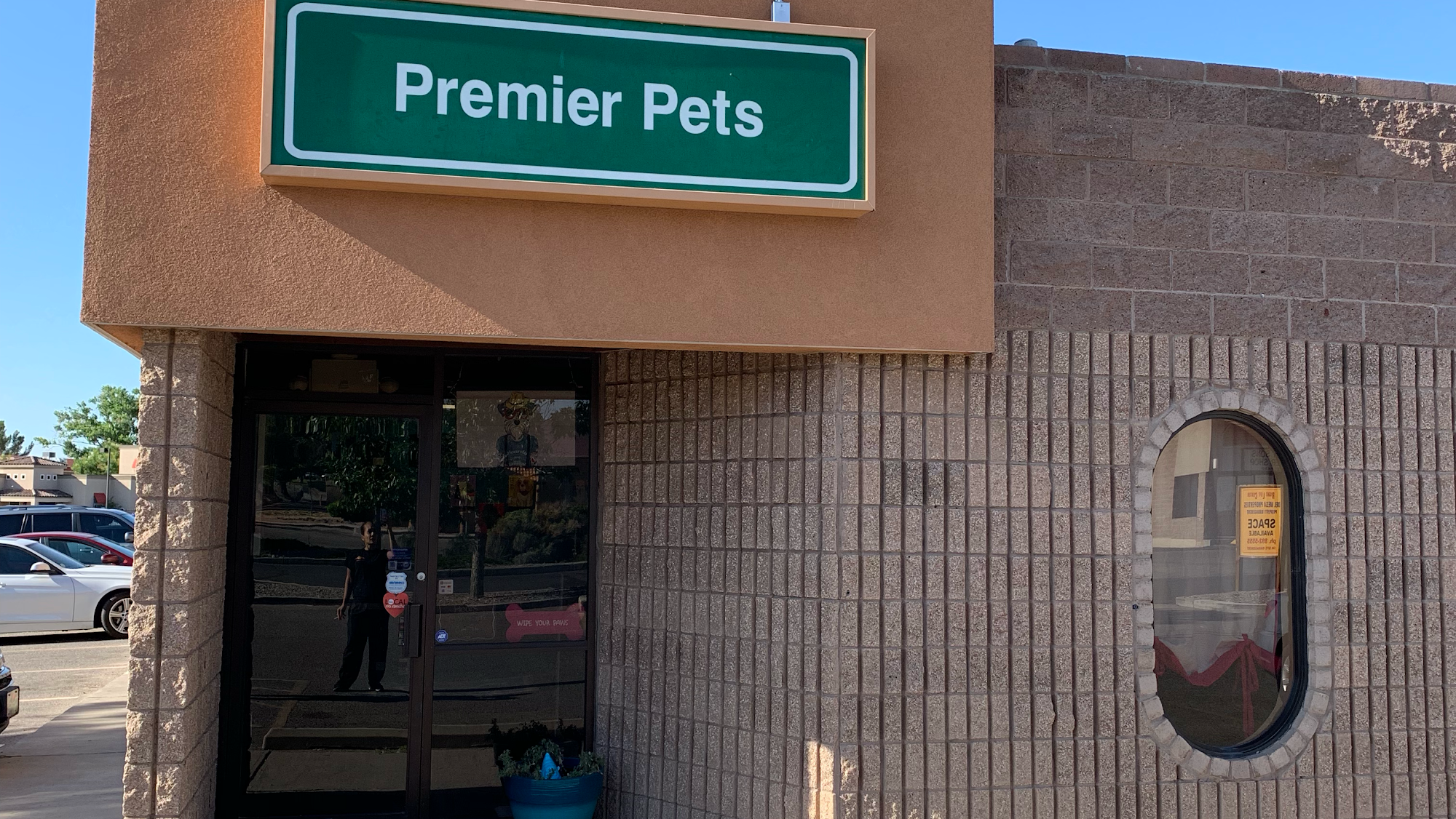 PREMIER PETS GROOMING and Day Camp